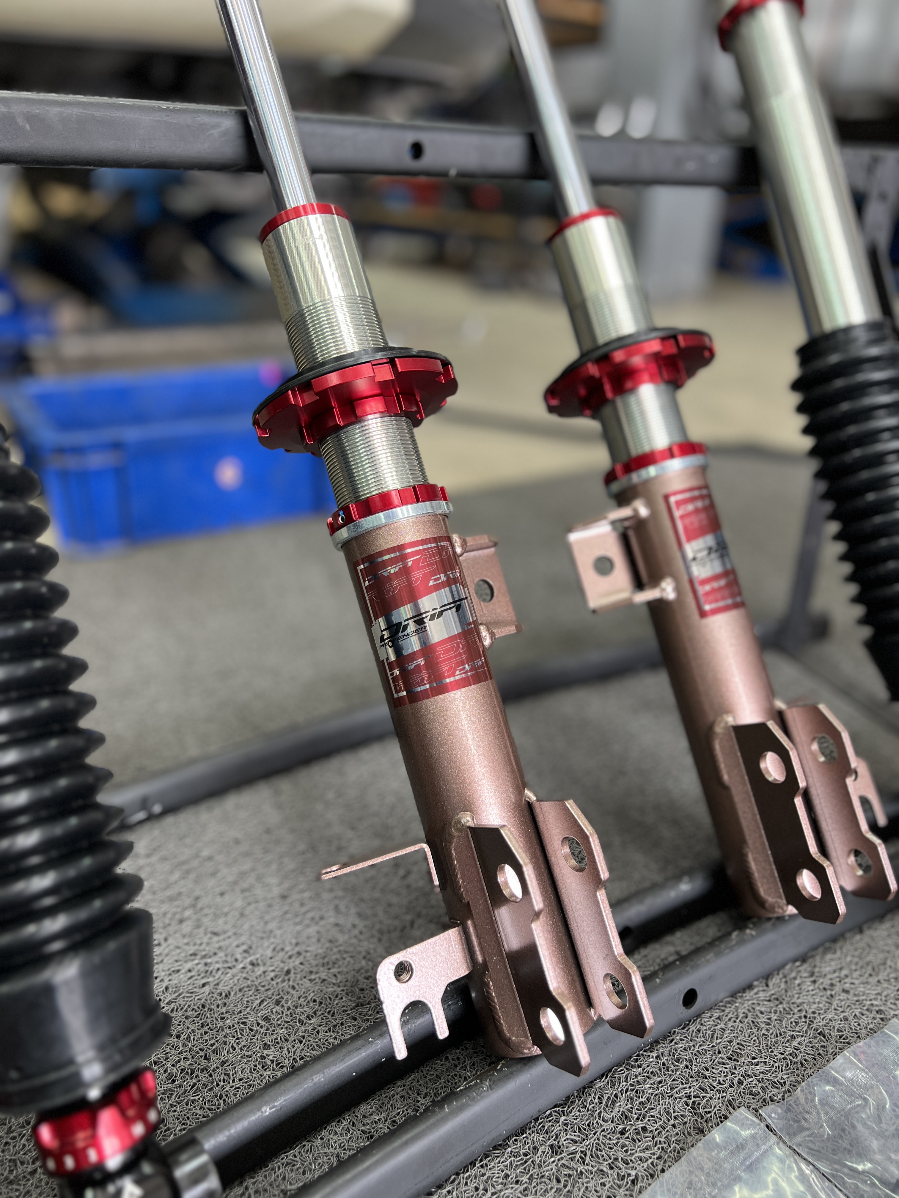 BYD DOLPHIN STANDARD อัพเกรดช่วงล่างใช้งานประจำวัน [+] PROFENDER DRIFT SERIES พร้อมบริการติดตั้ง set up และตั้งศูนย์ ครบ สอบถามข้อมูลเพิ่มเติม หรือนัดหมายเข้ารับบริการ ☎️ : 08-6569-1915 ☎️ : 08-6544-5963 Line id : @88rw Facebook : https://www.facebook.com/88rwtire Location : https://goo.gl/maps/HrNUAZXPN94KvxZ98 #Profender #ProfenderDrift #BYDDolphin #ยางรถยนต์ #ช่วงล่างรถยนต์ #โช้คอัพรถยนต์