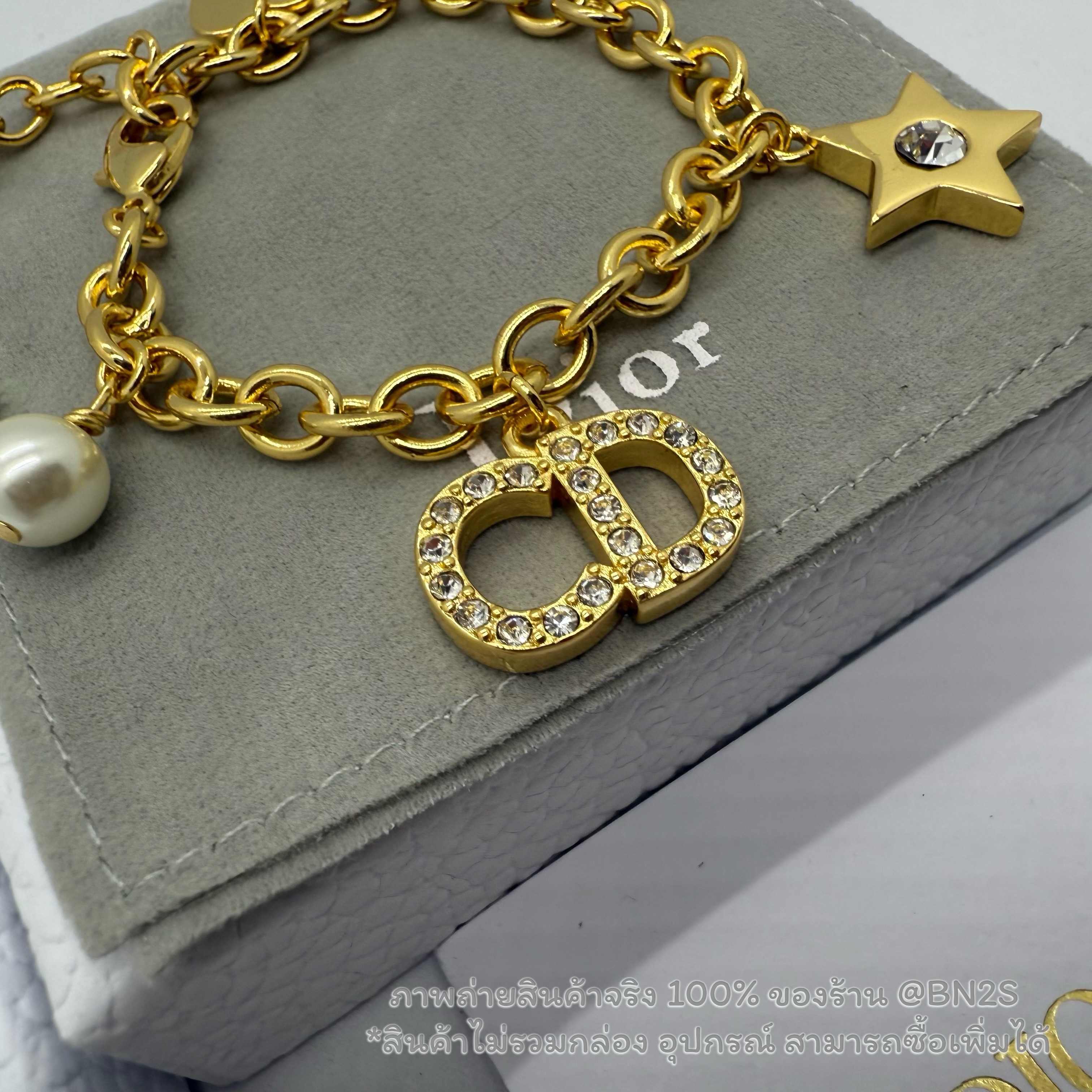 [ORI] CD Clair D Lune Bracelet สร้อยข้อมือผู้หญิง ดิออ ประดับจี้หัวใจ ดาว CD ฝังคริสตัล สายโซ่อะไหล่สีทอง งานสวย 1:1 สินค้าไม่รวมกล่อง/อุปกรณ์ แถมถุงกระดาษ ซองซิปล็อคแบรนด์
