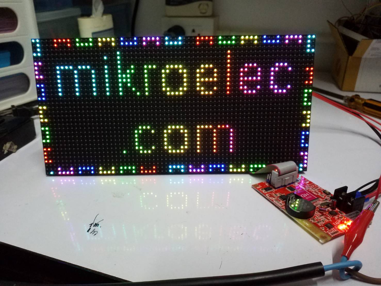 จอแสดงผล 64x32 pixel RGB สำหรับใช้ภายในอาคาร P5 Indoor full color HD LED panel ขนาด 320 x 160 mm