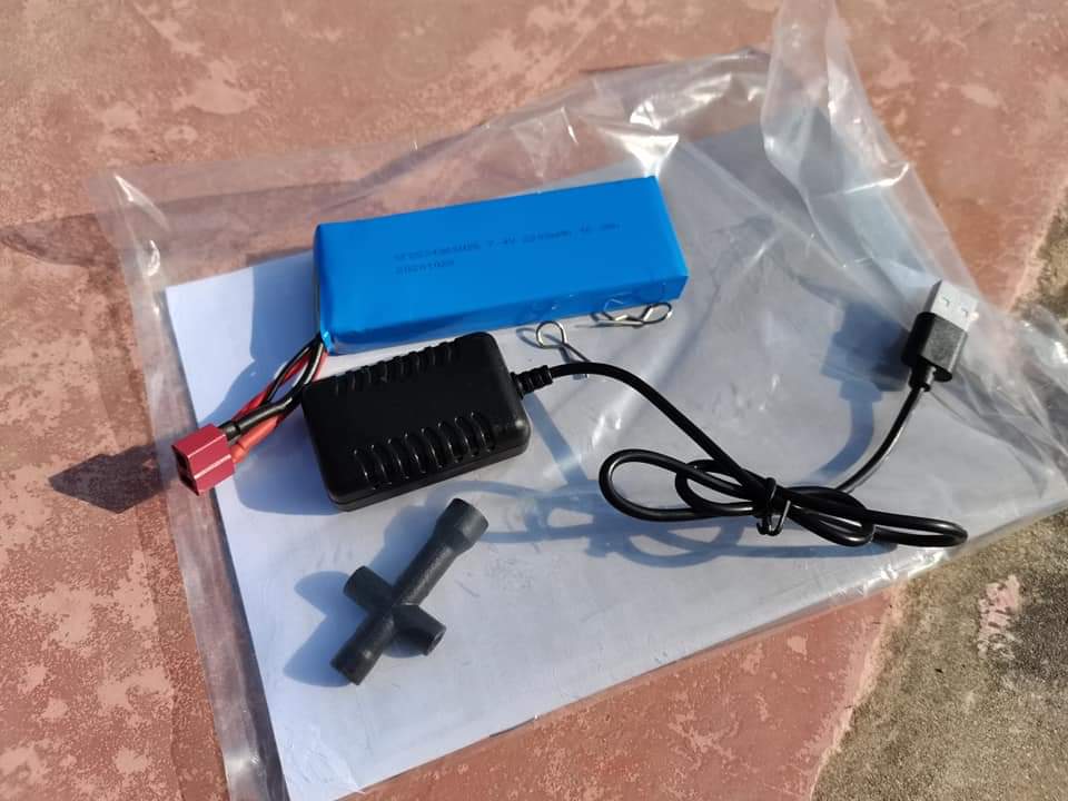 รถบังคับวิทยุ: Wltoys Item No:124018 มาตราส่วน: 1/12 ความเร็วสูงสุด: 60 กม. / ชม ระบบพลังงาน ESC: แผงวงจรรวม Motor:550 brushed motor