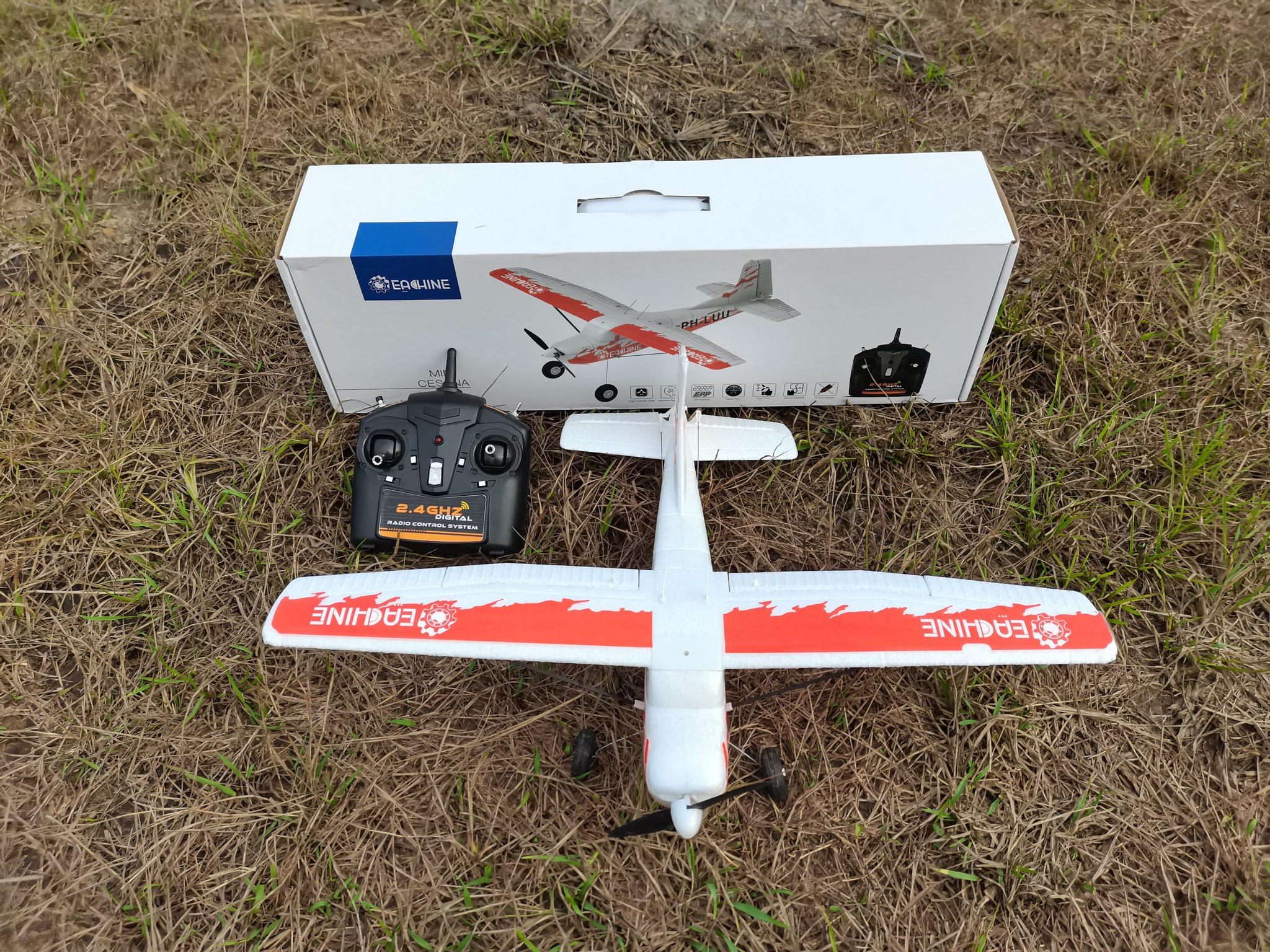 เครื่องบินบังคับวิทยุ Eachine mini cessna182-4Ch 2.4GHZ สินค้าชุดพร้อมเล่น
