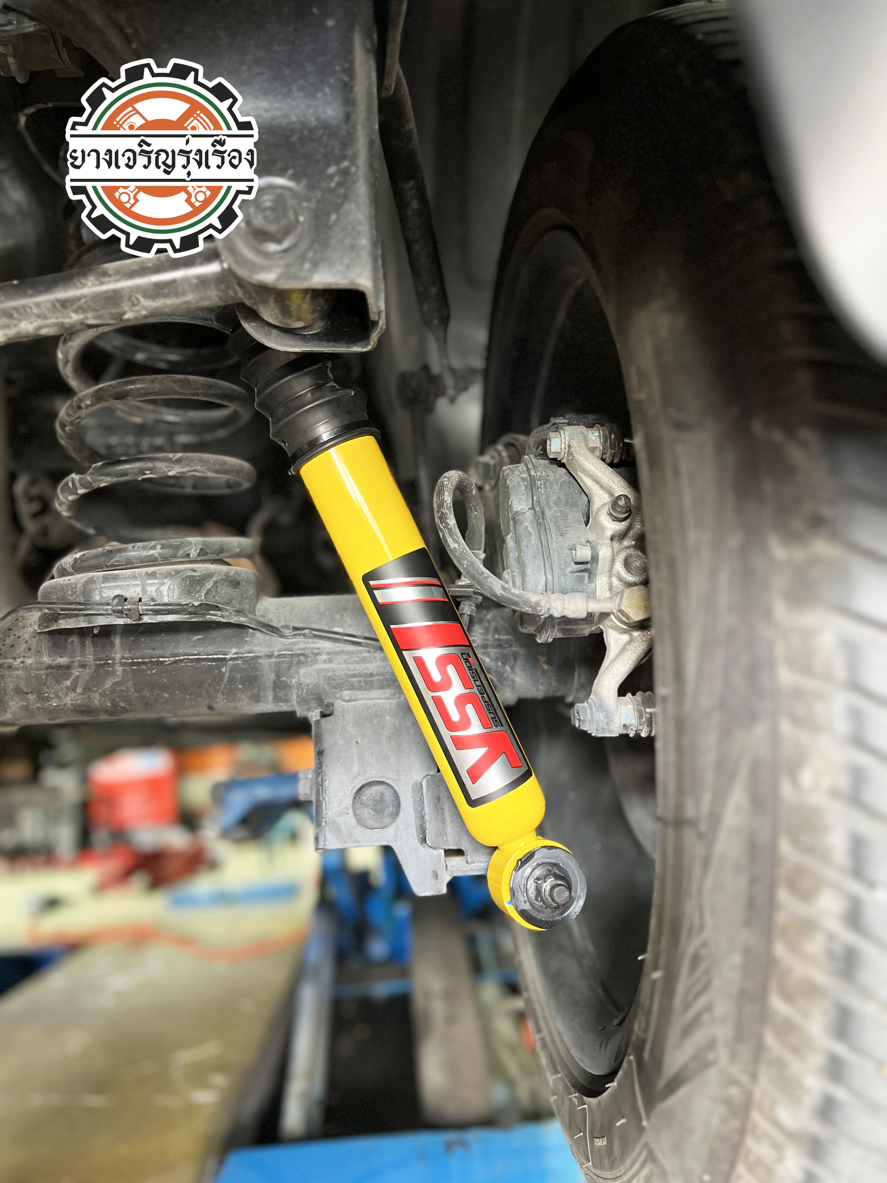 Isuzu Mux ช่วงล่างเดิมใช้งานไม่ไหว โคลงเคลง เข้ารับบริการอัพเกรดช่วงล่างด้วยโช๊คอัพ Yss dtg กระบอกเหลือง ตัวนุ่มหนึบ แก้ไขอาการย้วยส่ายแน่นๆ หนึบๆ เข้าโค้งเนียนๆ พร้อมบริการติดตั้ง ตั้งศูนย์แมชชิ่ง ครบครับ [+] Yss DTG ทั้งชุด หน้าหลัง 🔩พร้อมบริการติดตั้ง + Set up ให้เหมาะกับยาง 🔩 ขับสนุกด้วยบริการ ตั้งศูนย์ละเอียดให้เหมาะกับการใช้งานและลักษณะของช่วงล่าง 𝙊𝙪𝙧 𝙎𝙚𝙧𝙫𝙞𝙘𝙚 บริการทางร้าน เรารับทำอะไรบ้าง 🔧 ติดตั้งยางแบบไร้รอย 100% 🔧 บริการสลับยาง ตามอายุ 🔧 มียางรถยนต์ทุกยี่ห้อให้เลือกซื้อ 🔧 เช็คช่วงล่าง แก้ปัญหาให้ตรงจุด 🔧 บริการล้างลิ้นปีกผีเสื้อ 🔧 บริการเช็คระยะรถยนต์ 🔧 เปลี่ยนถ่ายของเหลวทั้งระบบ 🔧 ตั้งศูนย์ด้วยเครื่อง HUNTER นำเข้าจาก USA สอบถามข้อมูลเพิ่มเติม หรือนัดหมายเข้ารับบริการ Tel : 08-6569-1915 Tel : 08-6544-5963 Line id : @88rw Tiktok : https://www.tiktok.com/@88rwycrr Youtube : https://youtube.com/@88rw Facebook : https://www.facebook.com/otaninon Location : https://goo.gl/maps/HrNUAZXPN94KvxZ98?coh=178573&entry=tt #รถยนต์มีปัญหาไม่รู้ต้องแก้ตรงไหน ทางเรายินดี ตรวจหาปัญหาและหาวิธีแก้ บอกลูกค้าก่อนลงมือทำเสมอราคาเป็นธรรมไม่เอาเปรียบ สบายใจคุณลูกค้า ---------------------------------- ดูแลให้คำปรึกษาทุกปัญหาคาใจ ไม่ทิ้งลูกค้า มีบริการหลังการขาย 【ให้ผู้เชี่ยวชาญของเรา ดูแลรถคุณ】 ร้านยางเจริญรุ่งเรือง ยินดีต้อนรับครับ ---------------------------------- #โช๊คอัพรถยนต์ #monroe #yss #kayaba #profender #ร้านยางเจริญรุ่งเรือง #นนทบุรี #งามวงศ์วาน #amsfix #บริการช่วงล่างรถยนต์ #ซ่อมบำรุงช่วงล่าง #เซทอัพโช๊คอัพรถยนต์