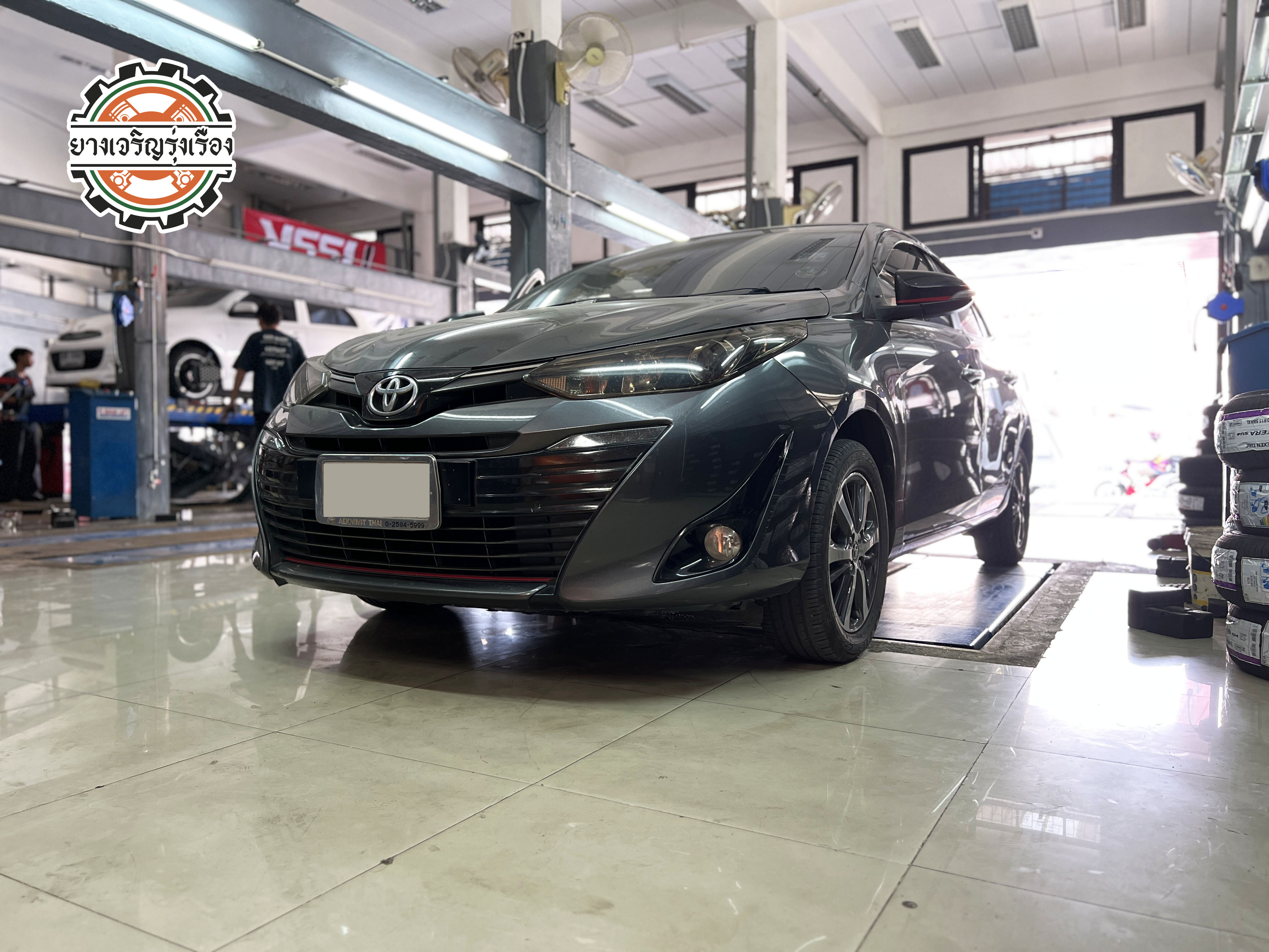 TOYOTA YARIS ATIV เข้ารับบริการติดตั้งโช๊คอัพใหม่คูหน้า เนื่องจากคู่หลังเพิ่งจะเปลี่ยนได้ไม่นาน คู่หน้าก็มีอาการย้วยโยน [+] Monroe Oe spectrum เซ็ทโช๊คอัพเซ็ท หน้าหลัง = 9,600 บาท ล้อเดิม ยางเดิม ก็ขับสนุกได้ [+] พร้อมบริการติดตั้ง + Set up ให้เหมาะกับยาง [+] ขับสนุกด้วยบริการ ตั้งศูนย์ละเอียดให้เหมาะกับการใช้งานและลักษณะของช่วงล่าง --------------------------------- โทร : 08-6544-5963 บุ๊ก และทีมงาน ยินดีต้อนรับครับ 𝙊𝙪𝙧 𝙎𝙚𝙧𝙫𝙞𝙘𝙚 บริการทางร้าน เรารับทำอะไรบ้าง 🔧 ติดตั้งยางแบบไร้รอย 100% 🔧 บริการสลับยาง ตามอายุ 🔧 มียางรถยนต์ทุกยี่ห้อให้เลือกซื้อ 🔧 เช็คช่วงล่าง แก้ปัญหาให้ตรงจุด 🔧 บริการล้างลิ้นปีกผีเสื้อ 🔧 บริการเช็คระยะรถยนต์ 🔧 เปลี่ยนถ่ายของเหลวทั้งระบบ 🔧 ตั้งศูนย์ด้วยเครื่อง HUNTER นำเข้าจาก USA #รถยนต์มีปัญหาไม่รู้ต้องแก้ตรงไหน ทางเรายินดี ตรวจหาปัญหาและหาวิธีแก้ บอกลูกค้าก่อนลงมือทำเสมอราคาเป็นธรรมไม่เอาเปรียบ สบายใจคุณลูกค้า ---------------------------------- ดูแลให้คำปรึกษาทุกปัญหาคาใจ ไม่ทิ้งลูกค้า มีบริการหลังการขาย 【ให้ผู้เชี่ยวชาญของเรา ดูแลรถคุณ】 ร้านยางเจริญรุ่งเรือง ยินดีต้อนรับครับ ---------------------------------- #โช๊คอัพรถยนต์ #monroe #yss #kayaba #profender #ร้านยางเจริญรุ่งเรือง #นนทบุรี #งามวงศ์วาน #amsfix #บริการช่วงล่างรถยนต์ #ซ่อมบำรุงช่วงล่าง #เซทอัพโช๊คอัพรถยนต์