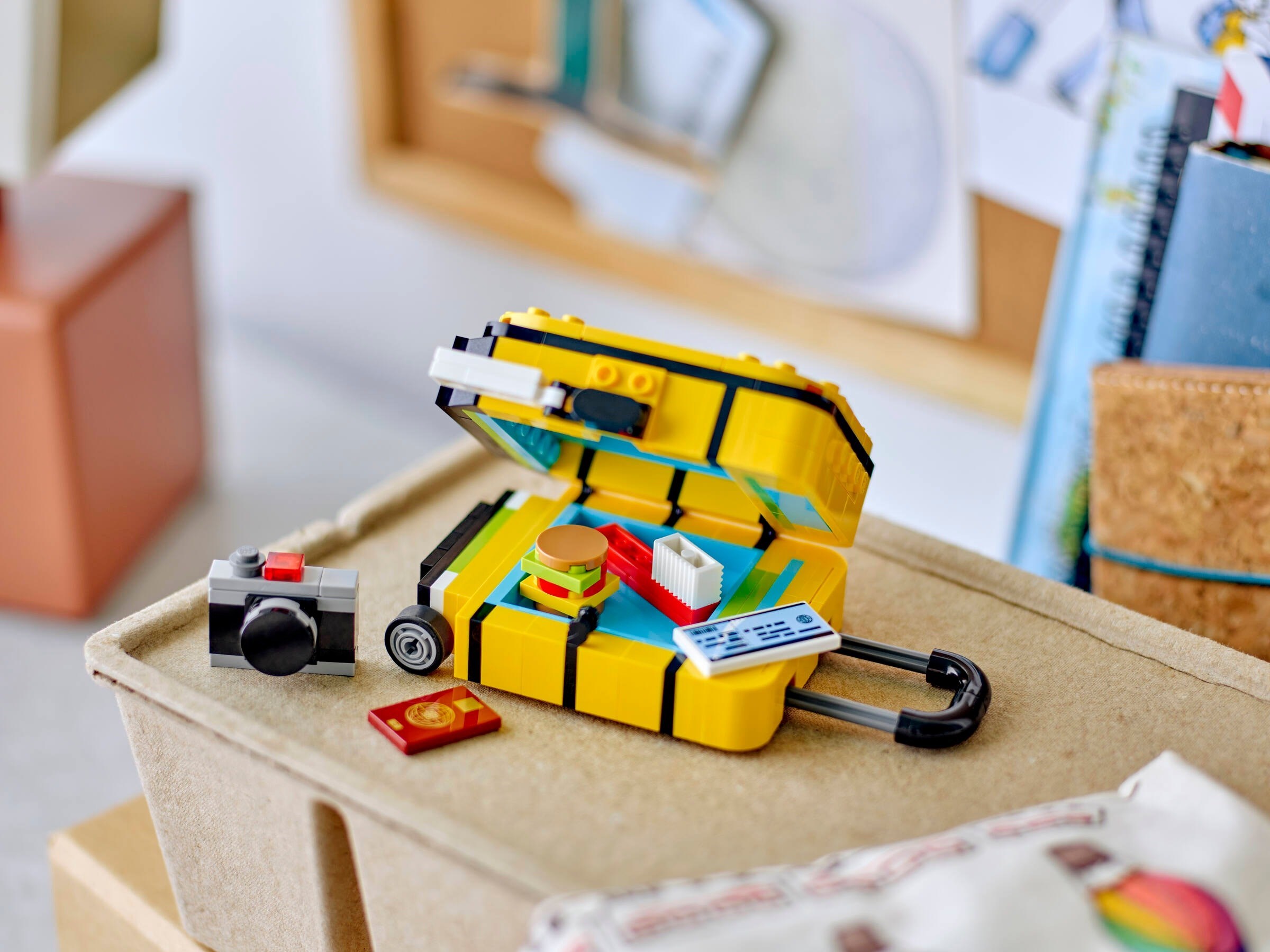 LEGO เลโก้ 40817 Yellow Travel Suitcase