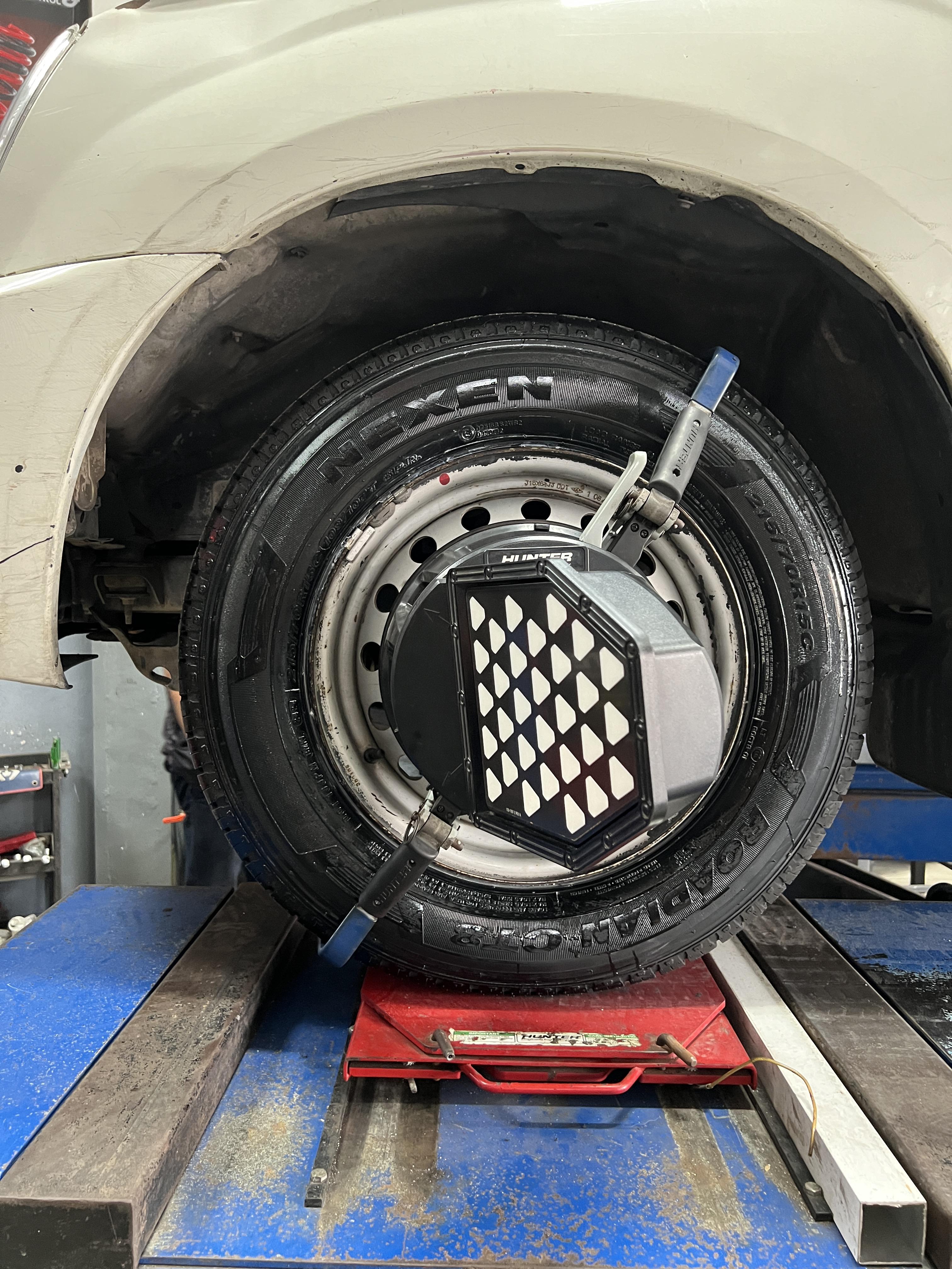 ISUZU DMAX เข้ารับบริการเปลี่ยนยางรถยนต์ [+] NEXEN CT8 215/70R15c #ถ่ายให้เป๊ะแชร์ให้ปังกับยางNexen #เส้นต่อไปใช้เน็กเซ็น #nexentirethailand #nexentire #ยางรถยนต์ *เฉาพาะ NEXEN Pirelli ประกันยาง 1 ปี หรือ 25,000 กม. บาด บวม เบียด แตก ระเบิด เปลี่ยนเส้นใหม่ ครับ *เพื่อความรวดเร็วนัดหมายก่อนเข้ารับบริการครับ 𝙊𝙪𝙧 𝙎𝙚𝙧𝙫𝙞𝙘𝙚 บริการทางร้านเรารับทำอะไรบ้าง 👉มียางรถยนต์ทุกยี่ห้อให้เลือกซื้อ 👉โช้คอัพ สปริง 👉เช็คช่วงล่าง แก้ปัญหาให้ตรงจุด 👉ติดตั้งยางแบบไร้รอย 100% 👉บริการสลับยาง ตามอายุ 👉บริการล้างลิ้นปีกผีเสื้อ 👉บริการเช็คระยะรถยนต์ 👉เปลี่ยนถ่ายของเหลวทั้งระบบ 👉ตั้งศูนย์ด้วยเครื่อง HUNTER นำเข้าจาก USA สอบถามข้อมูลเพิ่มเติม หรือนัดหมายเข้ารับบริการ ☎️ : 08-6569-1915 ☎️ : 08-6544-5963 Line id : @88rw Facebook : https://www.facebook.com/88rwtire Location : https://goo.gl/maps/HrNUAZXPN94KvxZ98? #รถยนต์มีปัญหาไม่รู้ต้องแก้ตรงไหน ทางเรายินดี ตรวจหาปัญหาและหาวิธีแก้ บอกลูกค้าก่อนลงมือทำเสมอราคาเป็นธรรม #nexentires
