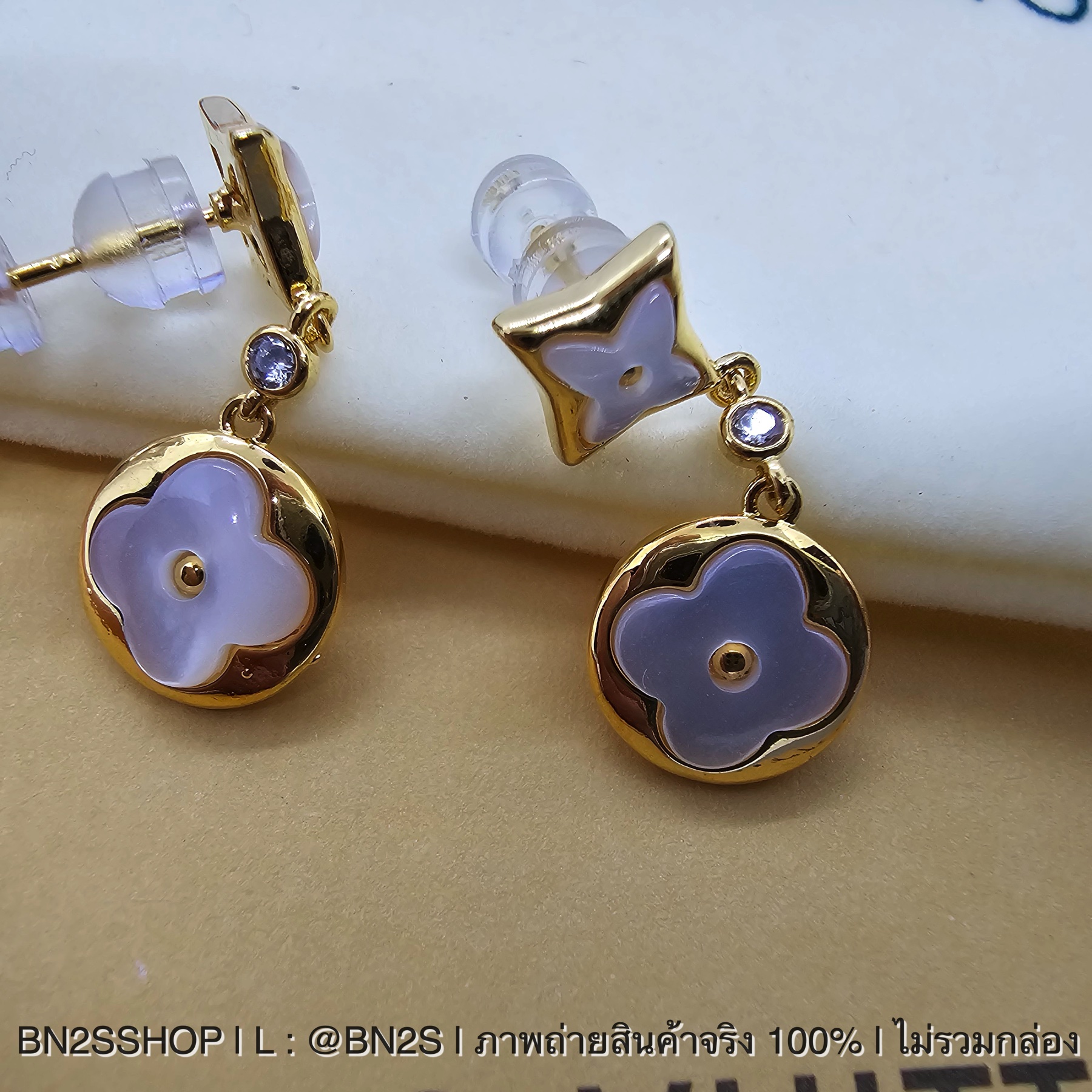 Louis Vuitton Monogram Earrings ต่างหูจี้ดอกไม้ลายโมโนแกรม งานดี ไม่ลอก ไม่ดำ