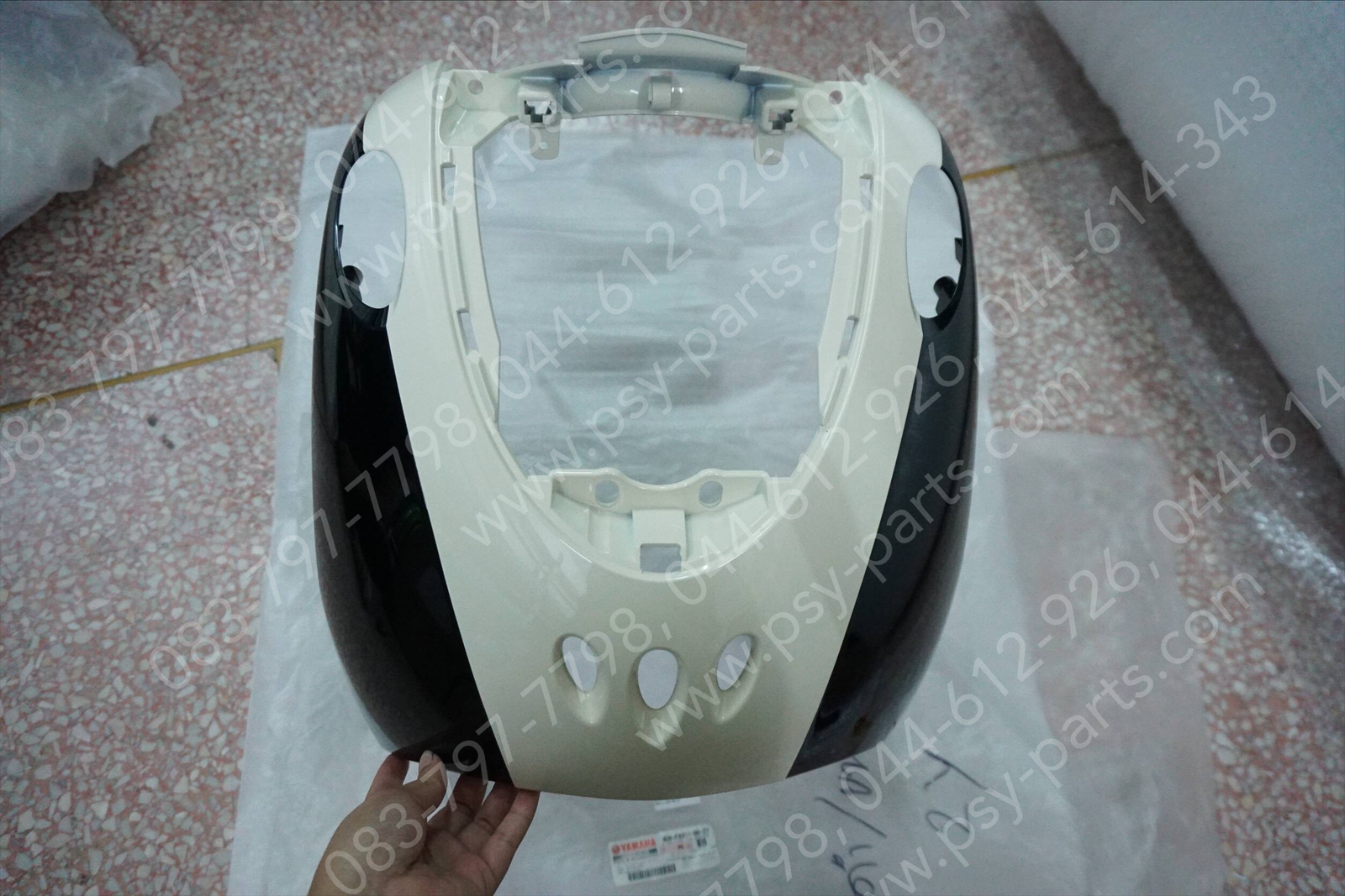 บังลม FINO/11 แท้ๆ สีดำ/ขาว 4D0-F8311-00-2Y Yamaha