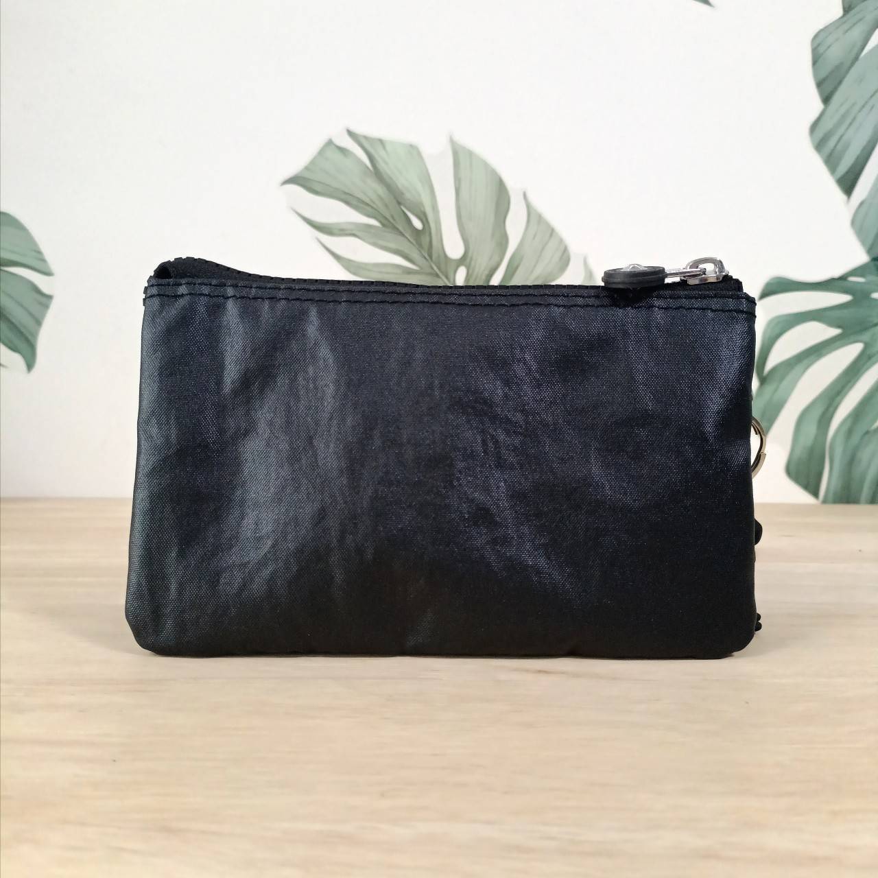 กระเป๋าคล้องมือ Kipling Creativity Large Pouch คิปลิ้ง