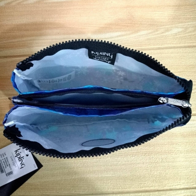 KIPLING กระเป๋าคล้องมือ FROZEN II Creativity Extra Large Pouch