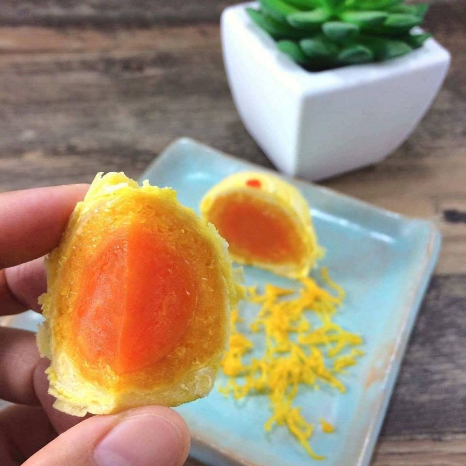 ขนมเปี๊ยะกล่องใหญ่ 16 ลูก