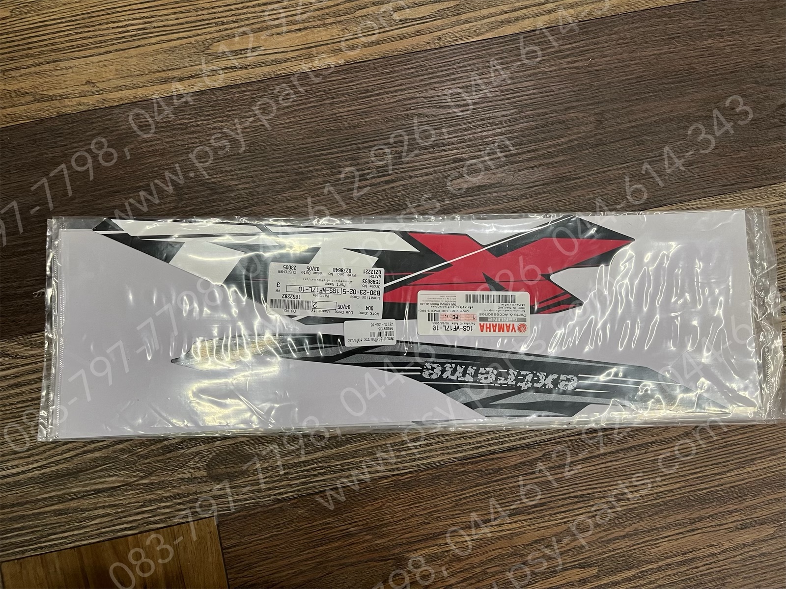 สติ๊กเกอร์ฝาครอบข้างซ้าย TTX (2012) รถสีดำ/แดง แท้ๆ 1GS-WF17L-10