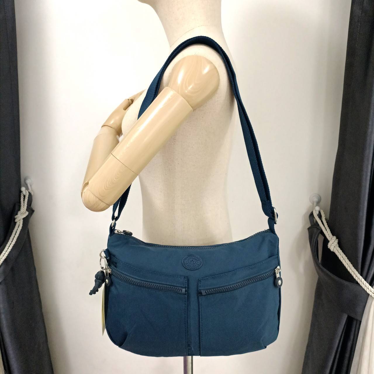 กระเป๋าคิปลิ้ง KIPLING กระเป๋าสะพายข้าง รุ่น Izellah