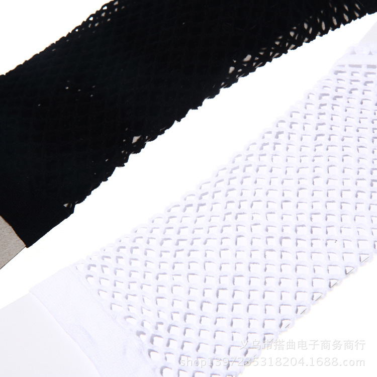 ถุงมือตาข่ายเด็กสีดำ แบบเกี่ยวนิ้ว ขนาดฟรีไซส์ 4 ปีขึ้นไป ยาว 25-27 ซม.