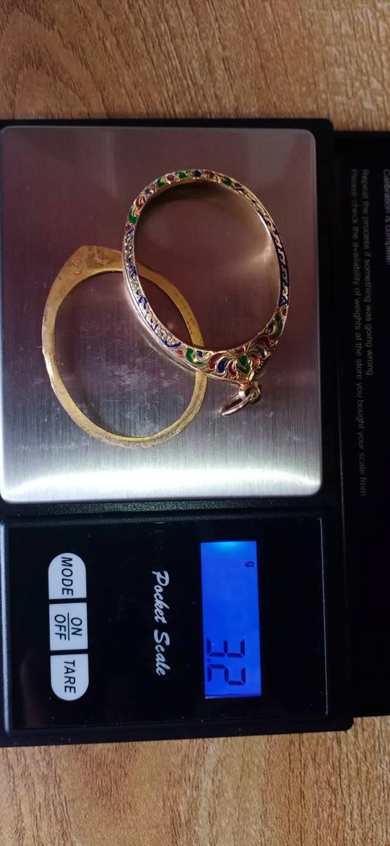 ๑ ใน ๙๑ องค์ เนื้อเงิน หน้าทองคำ หลังยันต์ เลี่ยมทองคำ // เหรียญหลวงพ่อคูณ ปริสุทโธ วัดบ้านไร่ รุ่นคูณสุคโต เหรียญอายุยืน พิมพ์ครึ่งองค์ (จากชุดทองคำ D1) หมายเลข ๗๒