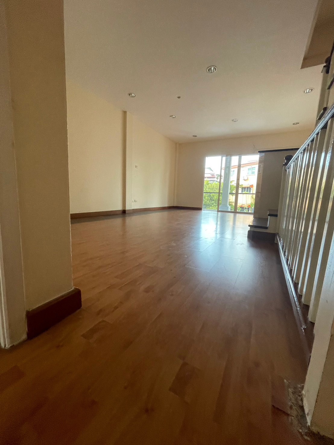 ขายบ้าน หมู่บ้านภุมรินทร์ 807/107 ติดสวนสาธารณะ ใกล้ห้างเซียร์รังสิต