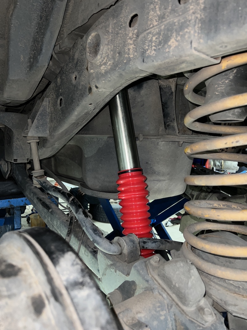 Mitsubishi Pajero 2013 อัปเกรดช่วงล่างและดูแลของเหลวชุดใหญ่ ✅ โช้คอัพ Profender Monotube 2.0 (สเปคยก 2 นิ้ว): * หนึบแน่น ทรงตัวดี: ระบบ Monotube ตอบสนองเร็ว ลดอาการโคลงเคลง * ตรงสเปคยกสูง: ออกแบบมาเพื่อรองรับระยะยืด-ยุบของรถยก 2 นิ้วโดยเฉพาะ ✅ เปลี่ยนถ่ายของเหลวพรีเมียม (ACDelco & Amsoil): * น้ำมันเครื่อง ACDelco: ดูแลเครื่องยนต์ให้ทำงานเต็มประสิทธิภาพ * น้ำมันเฟืองท้าย ACDelco: ช่วยลดการสึกหรอและเสียงหอนของชุดเฟืองท้าย * น้ำมัน Power Steering Amsoil: น้ำมันพาวเวอร์คุณภาพสูง เพื่อการควบคุมพวงมาลัยที่ราบรื่น สิ่งที่จะได้รับหลังจากเข้ารับบริการ: สมรรถนะการขับขี่ที่สมบูรณ์แบบ: ช่วงล่างและเครื่องยนต์ที่ทำงานได้อย่างลงตัว มั่นใจทุกการเดินทาง ความทนทานสูงสุด: ใช้ของเหลวคุณภาพสูงยืดอายุการใช้งานของทุกชิ้นส่วน จบครบในที่เดียว: ติดตั้ง Setup และเปลี่ยนถ่ายโดยทีมช่างผู้เชี่ยวชาญ 👉 ถึงเวลาคืนความแกร่งและความสบายให้ Pajero ของคุณแล้ว! 📌 สอบถามข้อมูลเพิ่มเติม หรือนัดหมายเข้ารับบริการ ☎️ : 08-6569-1915 ☎️ : 08-6544-5963 💬 Line id : @88rw 📍 Location : https://goo.gl/maps/HrNUAZXPN94KvxZ98 🌐 Facebook : https://www.facebook.com/88rwtire #Mitsubishi #Pajero #Profender #Monotube20 #ACDelco #Amsoil #ช่วงล่าง #โช้คอัพ #เปลี่ยนน้ำมันเครื่อง #ยางเจริญรุ่งเรือง #นนทบุรี #งามวงศ์วาน