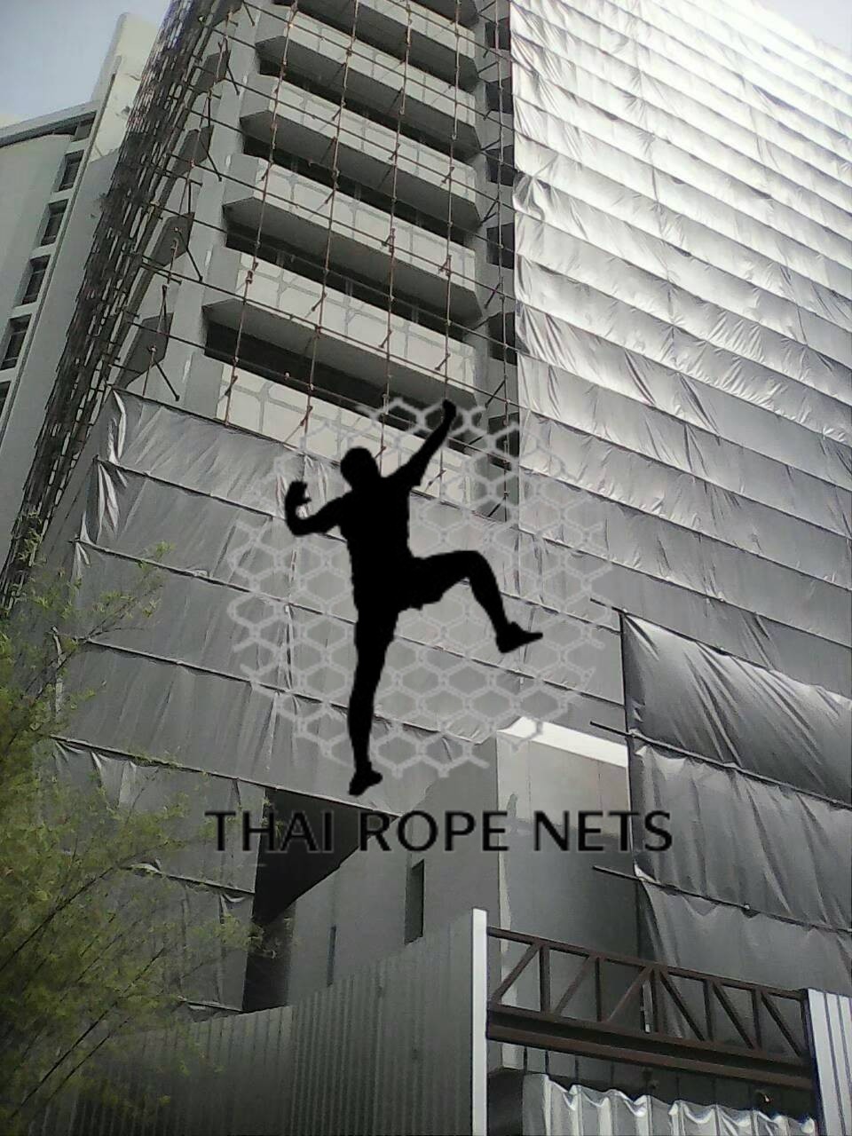 Mesh Sheet Safetynets เมทชีทตาข่ายกันตก ขนาด 1.88x50 m. มีความหนาให้เลือกหลายขนาด นำเข้าจากประเทศญี่ปุ่น ไม่ใช่สแลน แข็งแรงทนทาน ผลิตจากวัสดุ PVC Polyester ผสมสารป้องกัน UV