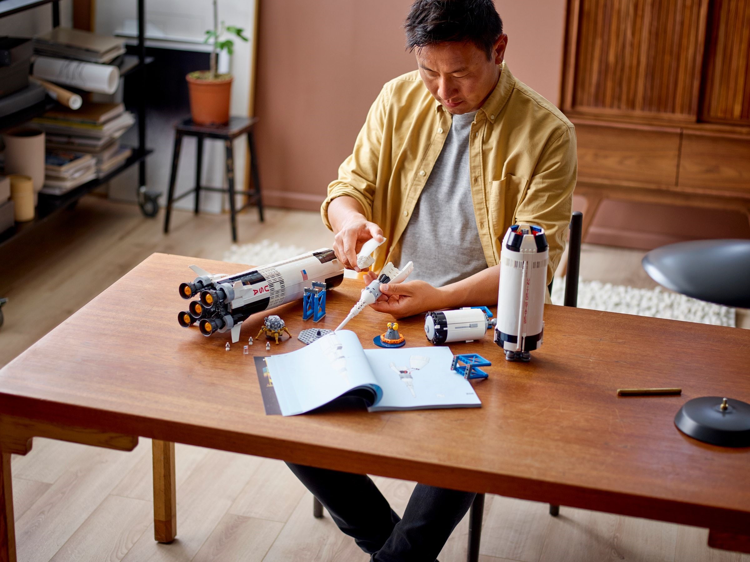 LEGO เลโก้ 92176 NASA Apollo Saturn V