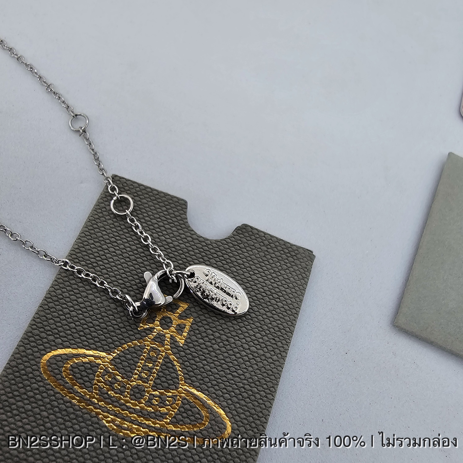 สร้อยคอ | Vivienne Westwood Retro Necklace สร้อยคอจี้ดาวเสาร์ลายวินเทจ สีเงิน
