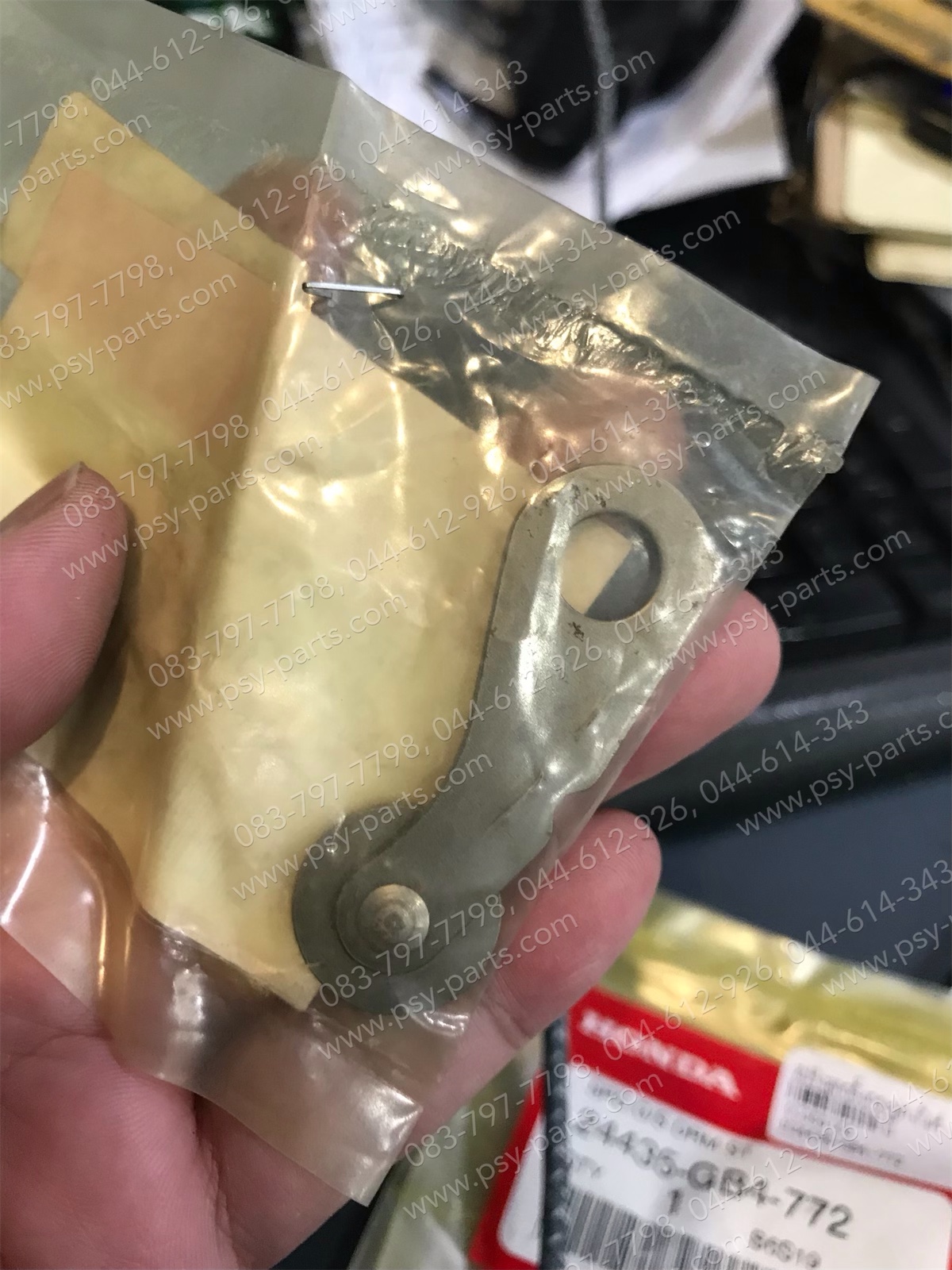 ลูกกลิ้งล็อคเกียร์ SONIC แท้ๆ 24430-KGH-900