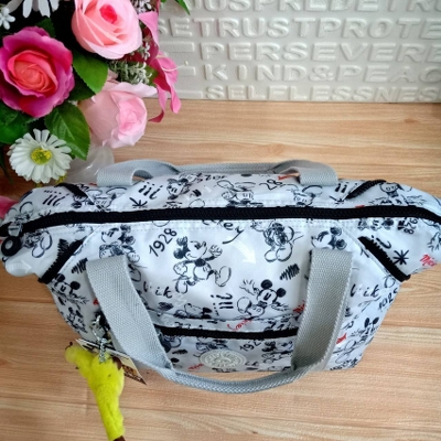 Kipling คิปลิ้ง กระเป๋า รุ่นDisney's 90 Years Handbag