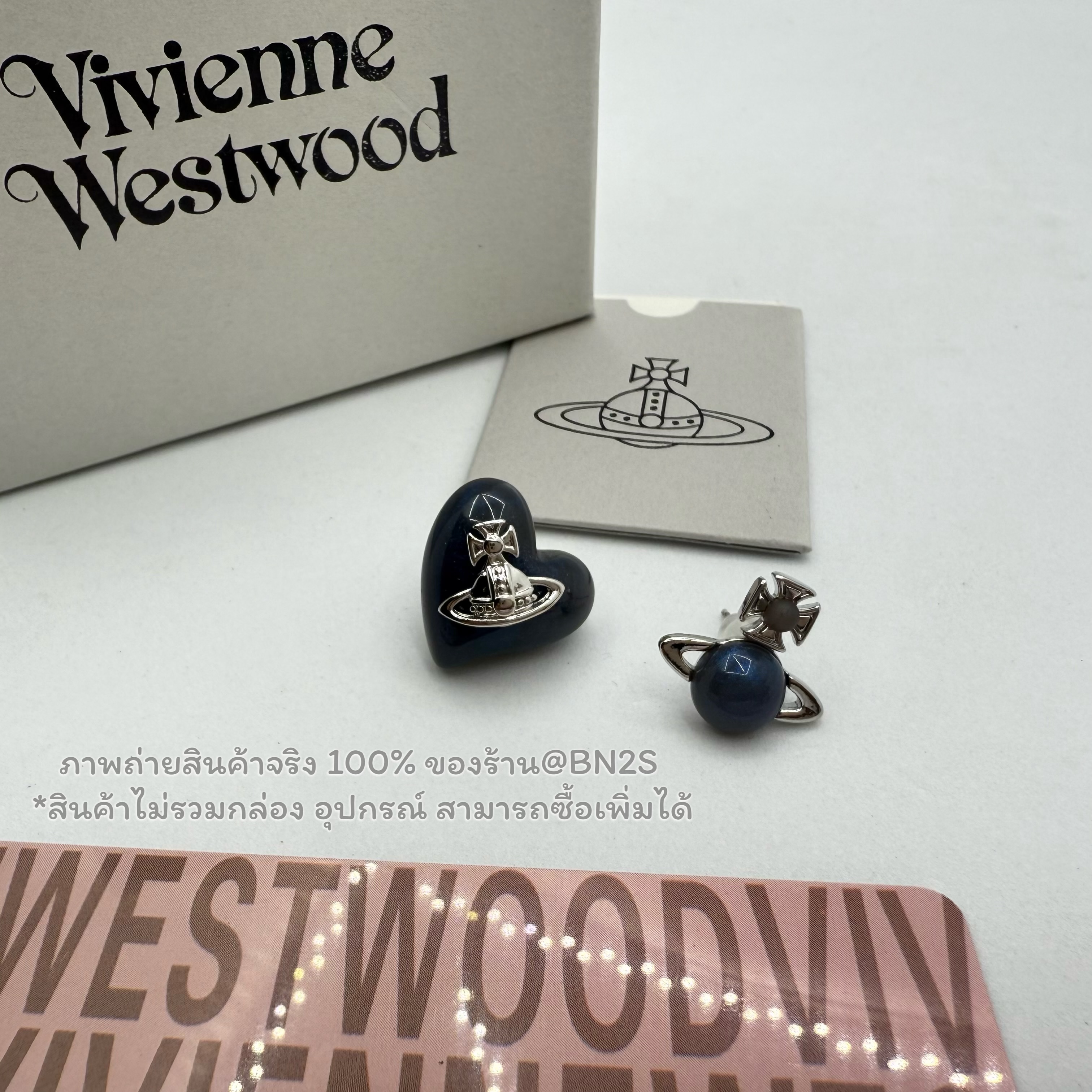 สีดำ | Vivienne Westwood Thomasina Mother of Pearl Stud Earrings ต่างหูวิเวียน จี้หัวใจสีขาว ประดับโลโก้ดาวเสาร์ งานปั๊ม สวยเลย รับประกัน ราคา 129฿ ไม่รวมกล่อง สำเนา