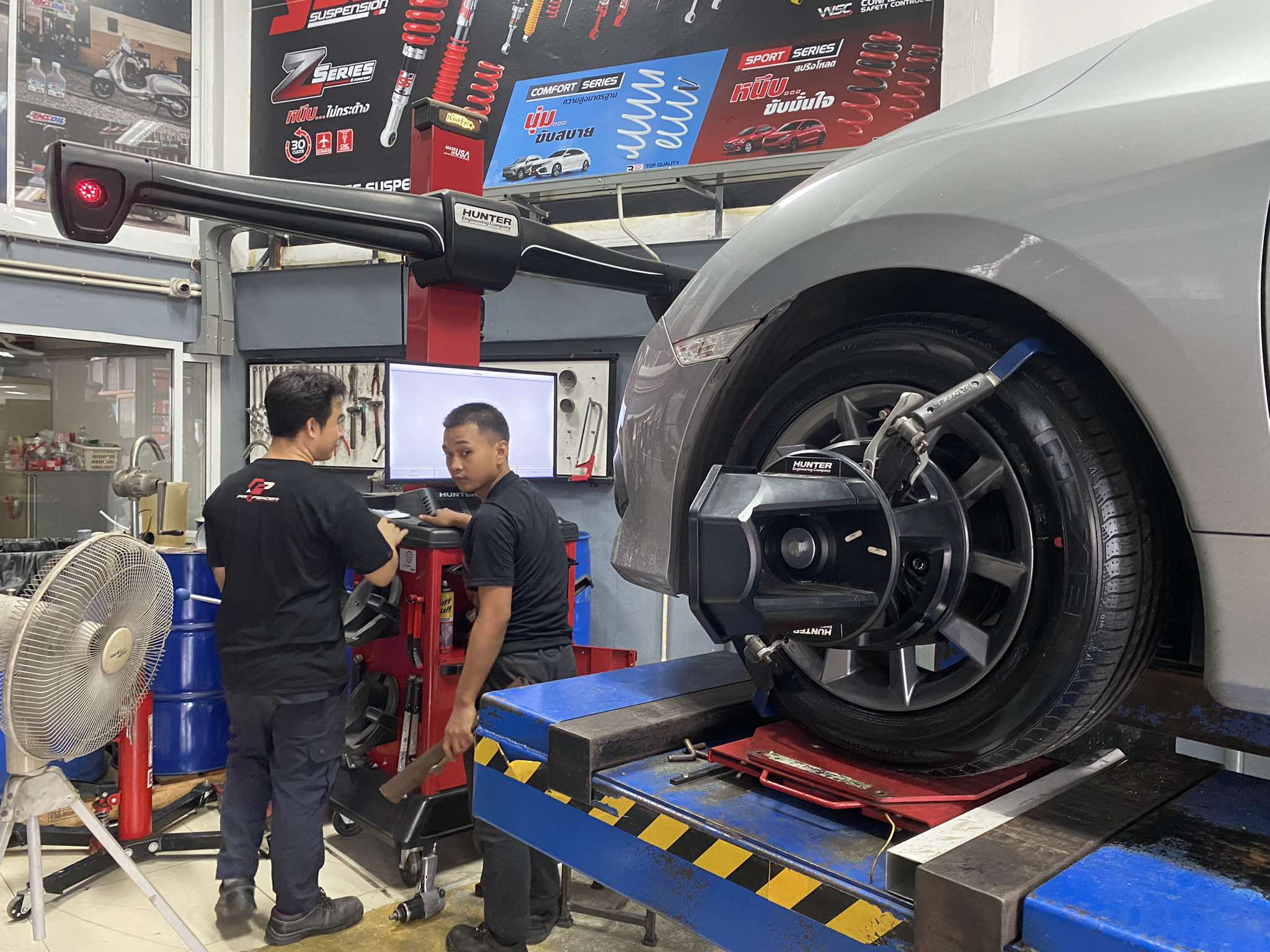 HONDA CIVIC FC เปลี่ยนยางรถยนต์ [+] NEXEN SU4 215/55R16 *เฉาพาะ NEXEN ประกันยาง 1 ปี หรือ 25,000 กม. บาด บวม เบียด แตก ระเบิด เปลี่ยนเส้นใหม่ ครับ สอบถามข้อมูลเพิ่มเติม หรือนัดหมายเข้ารับบริการ โทร. 08-6569-1915 Location : https://goo.gl/maps/HrNUAZXPN94KvxZ98? รถยนต์มีปัญหาไม่รู้ต้องแก้ตรงไหน ทางเรายินดี ตรวจหาปัญหาและหาวิธีแก้ บอกลูกค้าก่อนลงมือทำเสมอด้วยราคาเป็นธรรม เวลาบริการ วันจันทร์-วันอาทิตย์ 09:00 น. - 17.30 น. #HONDACIVICFC #Nexen #โช้คอัพ #ช่วงล่าง #โช๊ค #ยางรถยนต์