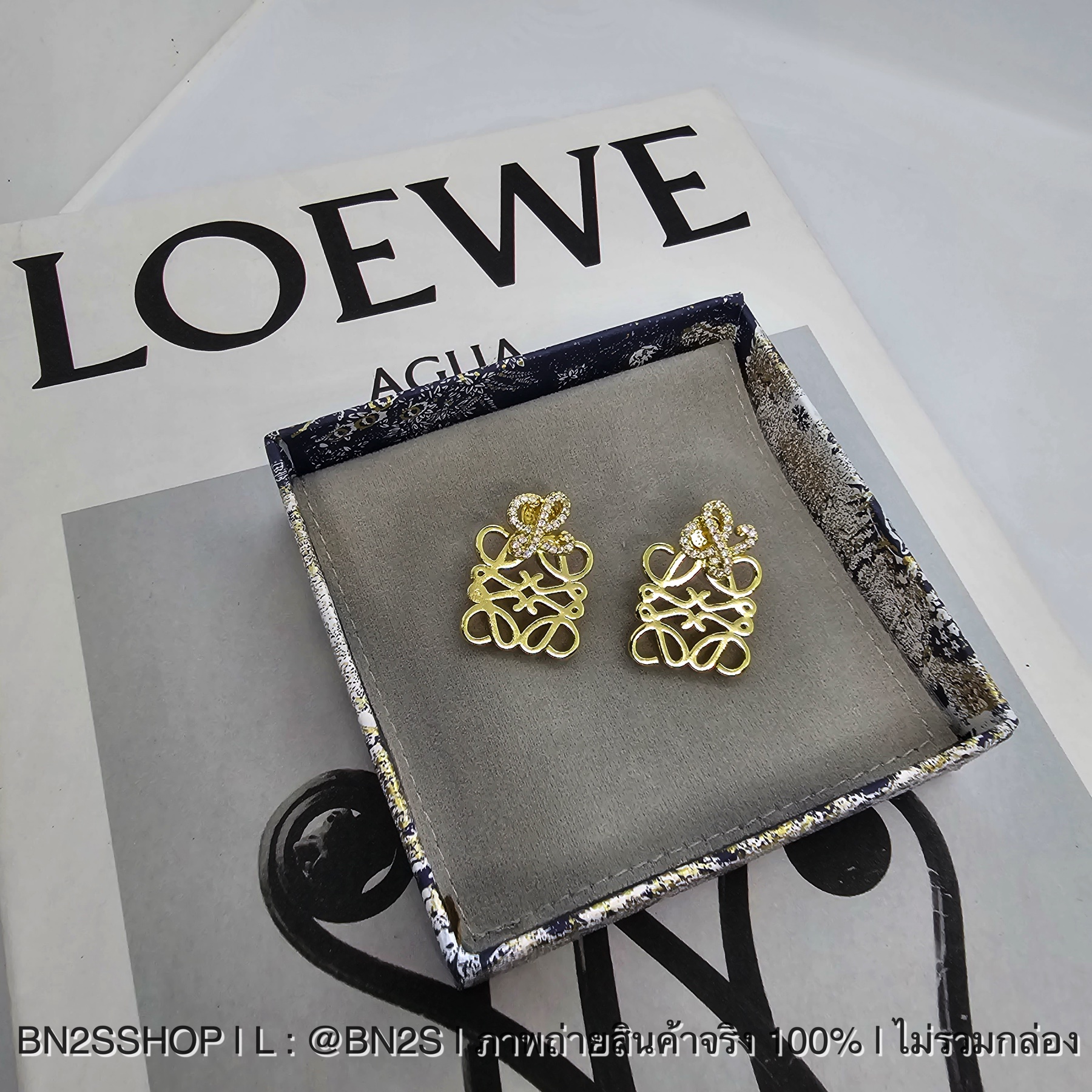 Loewe Annagram Logo Earrings ต่างหูโลเอเว่ จี้สตั๊ด พร้อมที่ห้อยโลโก้ขนาดใหญ่ ใส่ได้สองแบบ งานสวย