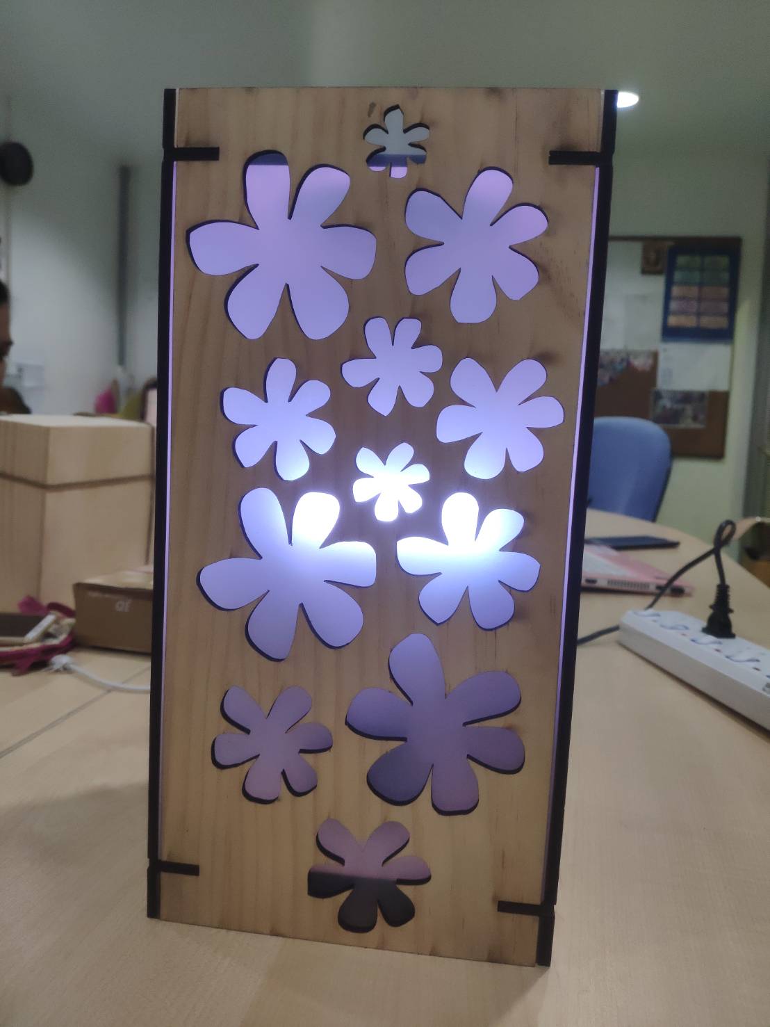 โคมไฟกล่องไม้สำหรับประดับบ้าน