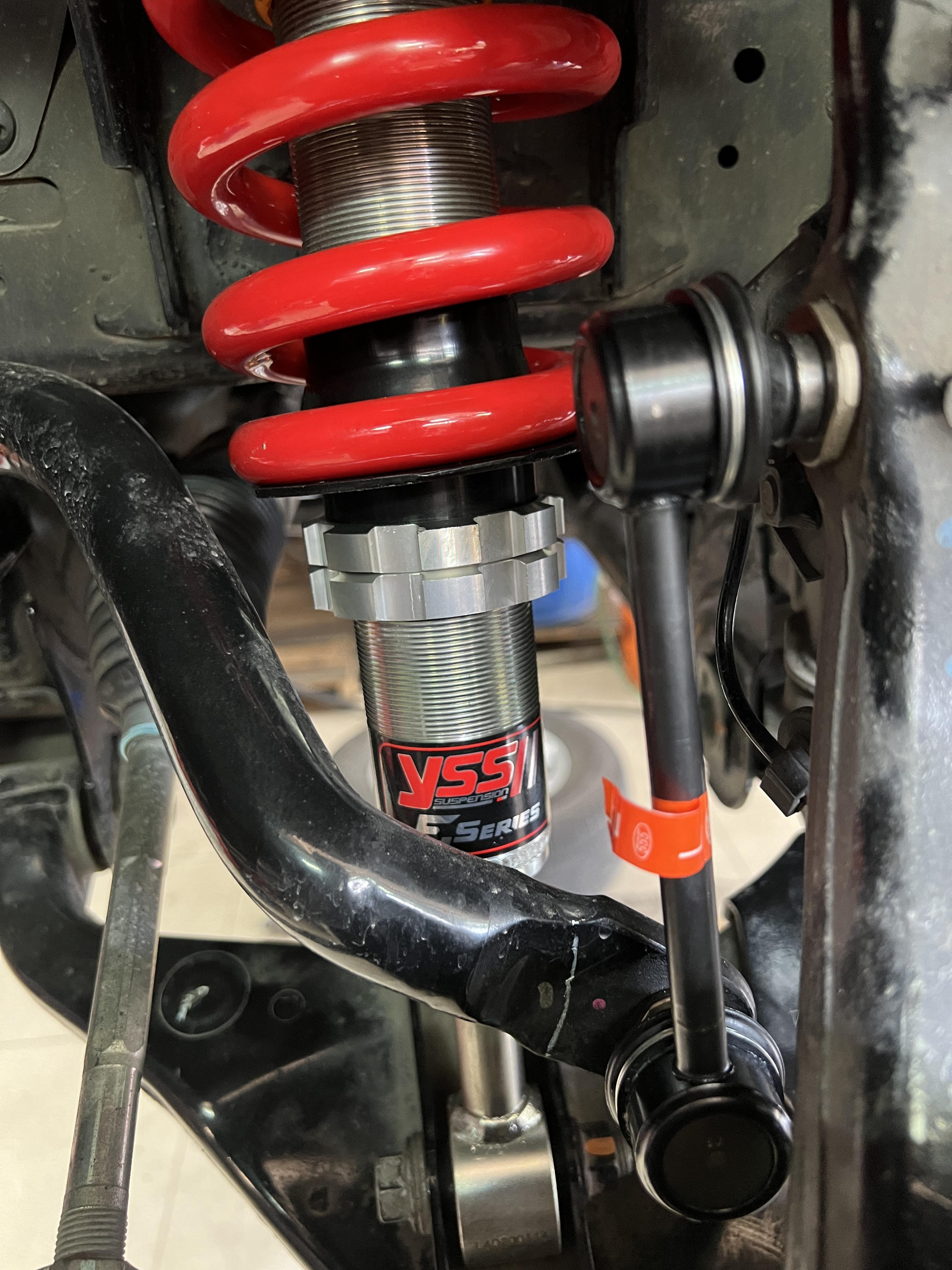 TOYOTA REVO อัพเกรดช่วงล่าง [+] YSS E SERIES [+] YSS SPRING PERFORMANCE สอบถามข้อมูลเพิ่มเติม หรือนัดหมาย โทร : 08-6569-1915 บุ๊ก Line id : @88rw Location : https://goo.gl/maps/HrNUAZXPN94KvxZ98? รถยนต์มีปัญหาไม่รู้ต้องแก้ตรงไหน ทางเรายินดี ตรวจหาปัญหาและหาวิธีแก้ บอกลูกค้าก่อนลงมือทำเสมอด้วยราคาเป็นธรรม เวลาบริการ วันจันทร์-วันอาทิตย์ 09:00 น. - 17.30 น. #YSS #ysseseries #โช้คอัพ #ช่วงล่าง #โช๊ค #ยางรถยนต์