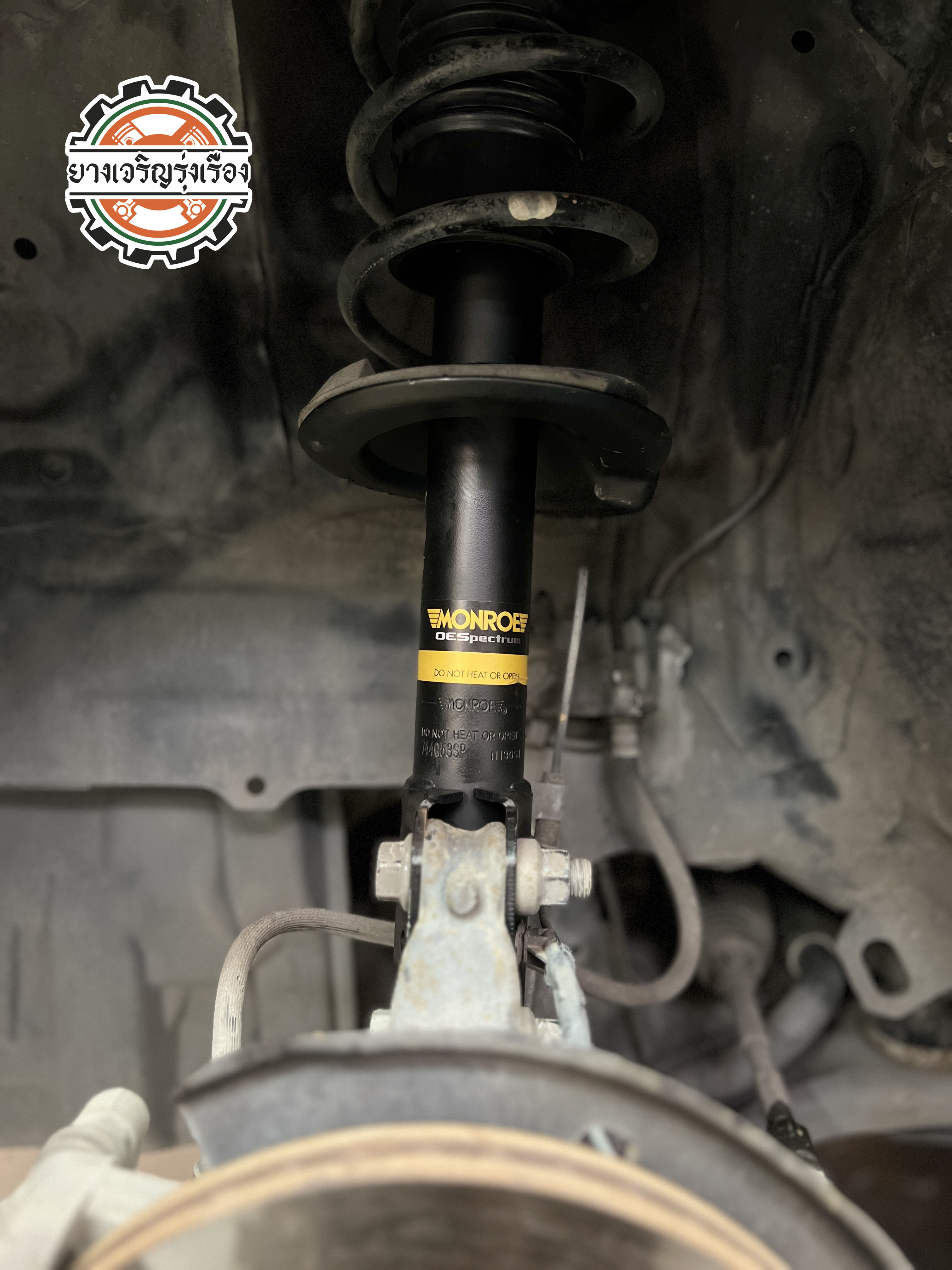TOYOTA YARIS ATIV เข้ารับบริการติดตั้งโช๊คอัพใหม่คูหน้า เนื่องจากคู่หลังเพิ่งจะเปลี่ยนได้ไม่นาน คู่หน้าก็มีอาการย้วยโยน [+] Monroe Oe spectrum เซ็ทโช๊คอัพเซ็ท หน้าหลัง = 9,600 บาท ล้อเดิม ยางเดิม ก็ขับสนุกได้ [+] พร้อมบริการติดตั้ง + Set up ให้เหมาะกับยาง [+] ขับสนุกด้วยบริการ ตั้งศูนย์ละเอียดให้เหมาะกับการใช้งานและลักษณะของช่วงล่าง --------------------------------- โทร : 08-6544-5963 บุ๊ก และทีมงาน ยินดีต้อนรับครับ 𝙊𝙪𝙧 𝙎𝙚𝙧𝙫𝙞𝙘𝙚 บริการทางร้าน เรารับทำอะไรบ้าง 🔧 ติดตั้งยางแบบไร้รอย 100% 🔧 บริการสลับยาง ตามอายุ 🔧 มียางรถยนต์ทุกยี่ห้อให้เลือกซื้อ 🔧 เช็คช่วงล่าง แก้ปัญหาให้ตรงจุด 🔧 บริการล้างลิ้นปีกผีเสื้อ 🔧 บริการเช็คระยะรถยนต์ 🔧 เปลี่ยนถ่ายของเหลวทั้งระบบ 🔧 ตั้งศูนย์ด้วยเครื่อง HUNTER นำเข้าจาก USA #รถยนต์มีปัญหาไม่รู้ต้องแก้ตรงไหน ทางเรายินดี ตรวจหาปัญหาและหาวิธีแก้ บอกลูกค้าก่อนลงมือทำเสมอราคาเป็นธรรมไม่เอาเปรียบ สบายใจคุณลูกค้า ---------------------------------- ดูแลให้คำปรึกษาทุกปัญหาคาใจ ไม่ทิ้งลูกค้า มีบริการหลังการขาย 【ให้ผู้เชี่ยวชาญของเรา ดูแลรถคุณ】 ร้านยางเจริญรุ่งเรือง ยินดีต้อนรับครับ ---------------------------------- #โช๊คอัพรถยนต์ #monroe #yss #kayaba #profender #ร้านยางเจริญรุ่งเรือง #นนทบุรี #งามวงศ์วาน #amsfix #บริการช่วงล่างรถยนต์ #ซ่อมบำรุงช่วงล่าง #เซทอัพโช๊คอัพรถยนต์