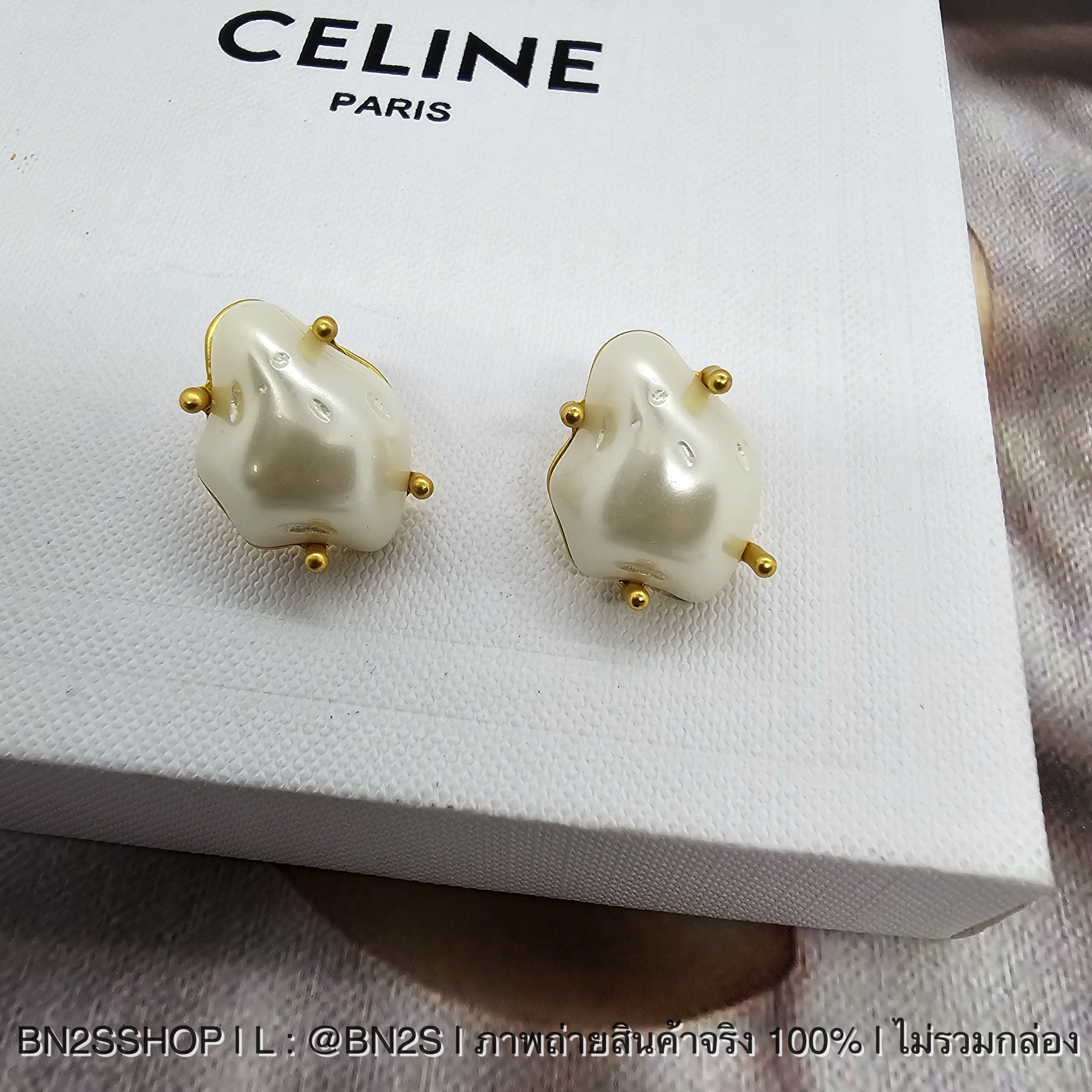 ต่างหูซีลีน จี้หินไข่มุกสีขาว งานปั๊มแบรนด์ด้านหลัง