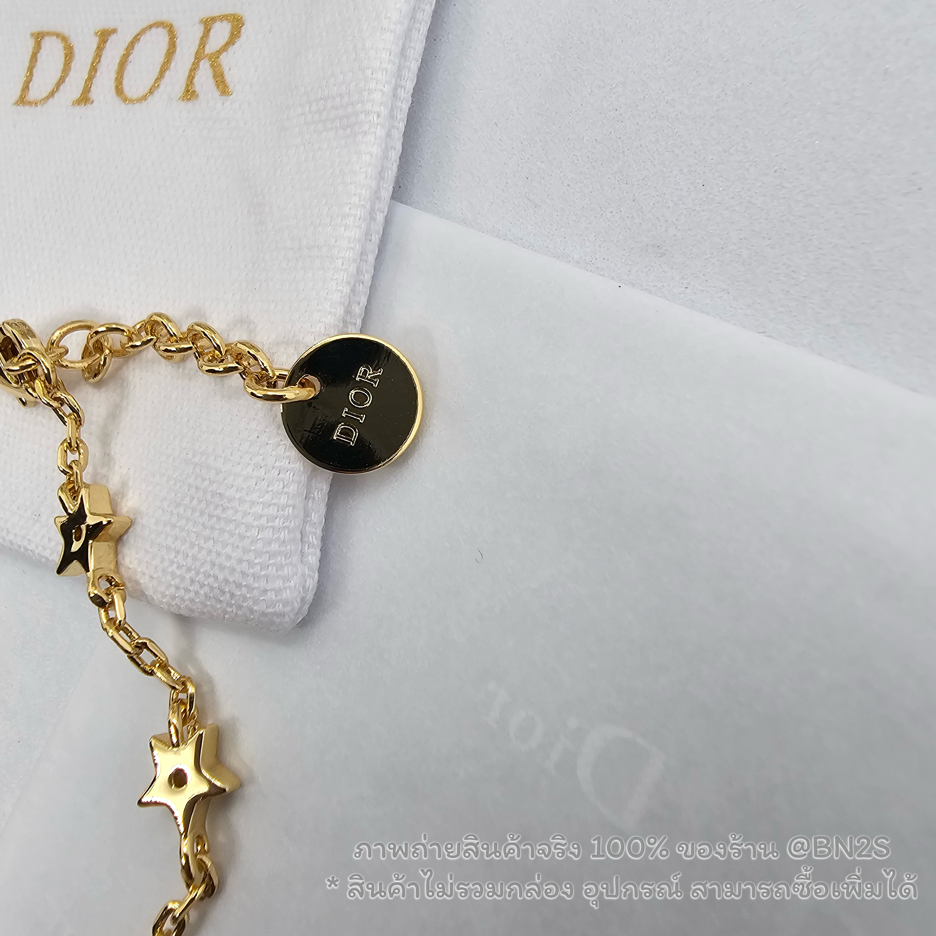 DIOR Petite CD Faux Pearl Gold Tone Bracelet เกรด ออริ อุปกรณ์ : ถุงกระดาษ ซองซิปล็อค ความยาว 18 ซม. ปรับได้ยาวสุด 21 ซม.