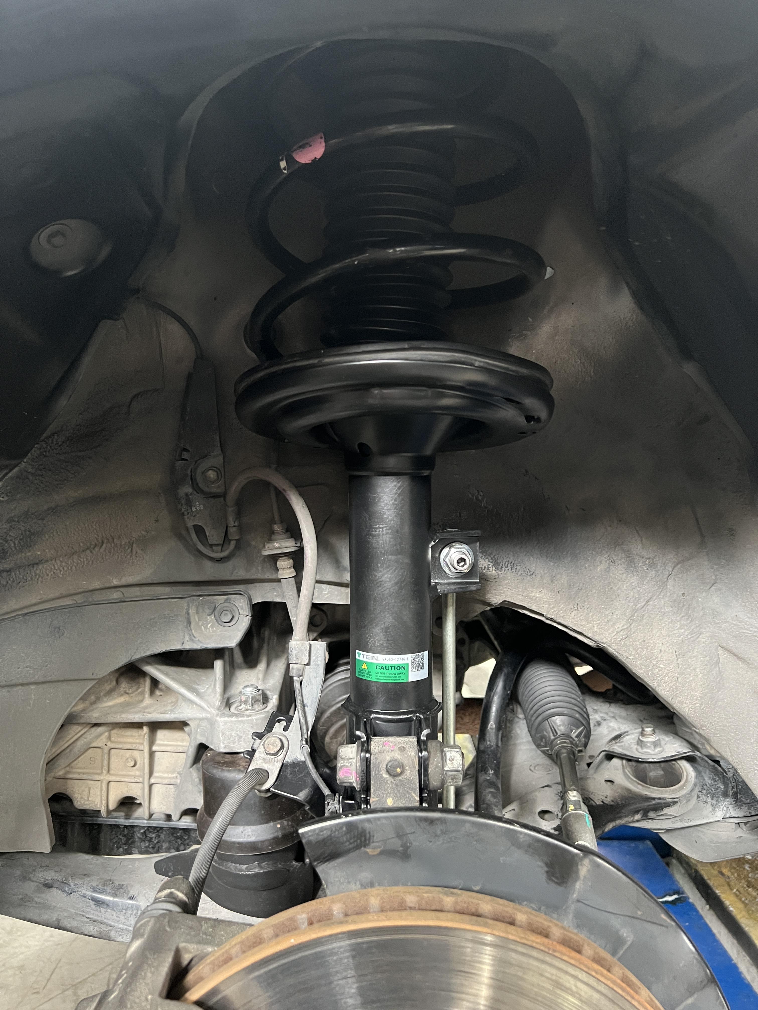 TOYOTA CAMRY ACV50 เปลี่ยนโช้คอัพ [+] TEIN ENDURA PRO BASIC สอบถามข้อมูลเพิ่มเติม หรือ นัดหมายเข้ารับบริการ โทร. 08-6569-1915 Location : https://goo.gl/maps/HrNUAZXPN94KvxZ98? รถยนต์มีปัญหาไม่รู้ต้องแก้ตรงไหน ทางเรายินดี ตรวจหาปัญหาและหาวิธีแก้ บอกลูกค้าก่อนลงมือทำเสมอด้วยราคาเป็นธรรม เวลาบริการ วันจันทร์-วันอาทิตย์ 09:00 น. - 17.30 น. #toyotacamry #TeinEnduraproBasic #โช้คอัพ #ช่วงล่าง #โช๊ค #ยางรถยนต์