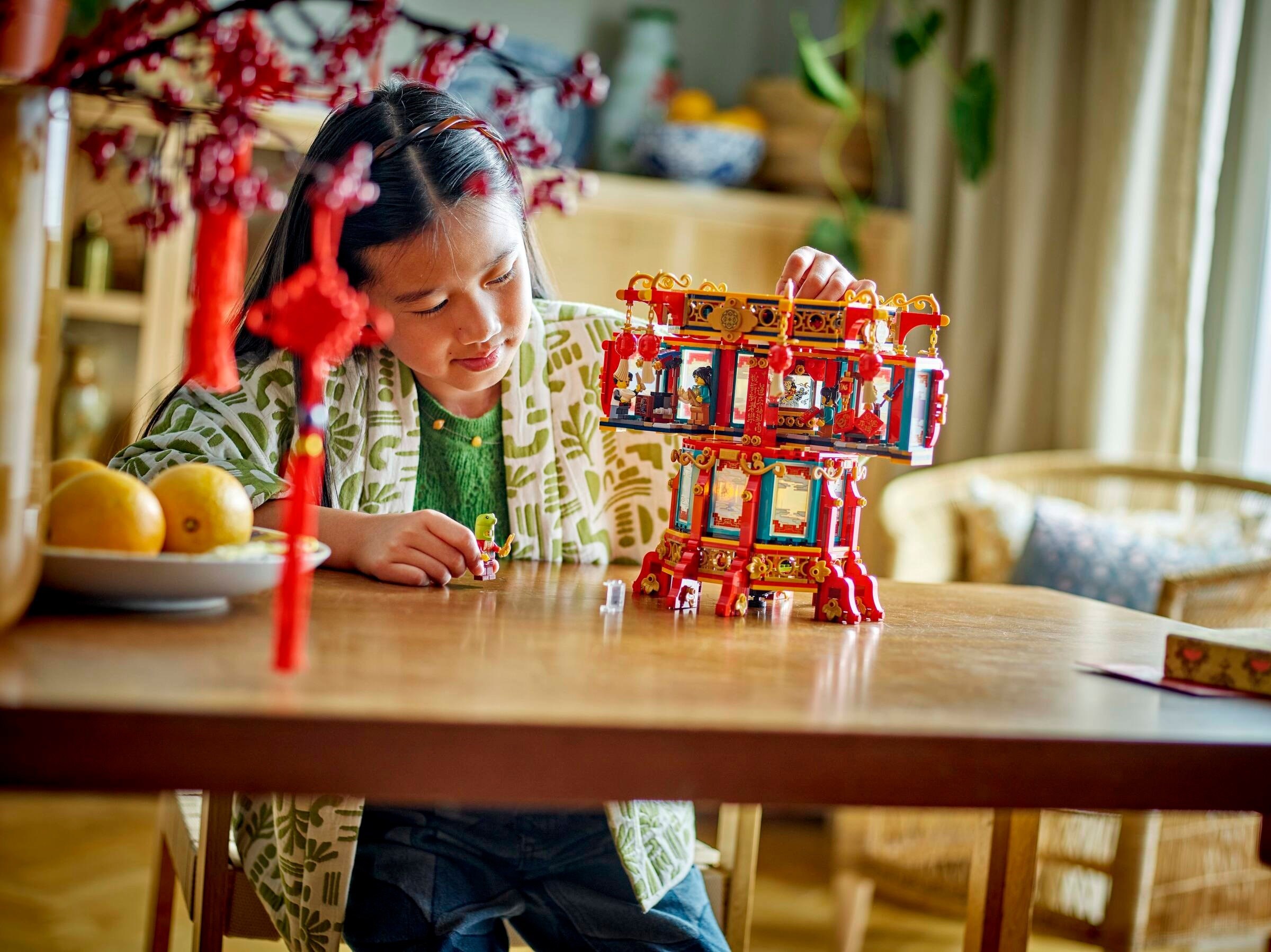 LEGO เลโก้ 80116 Trotting Lantern