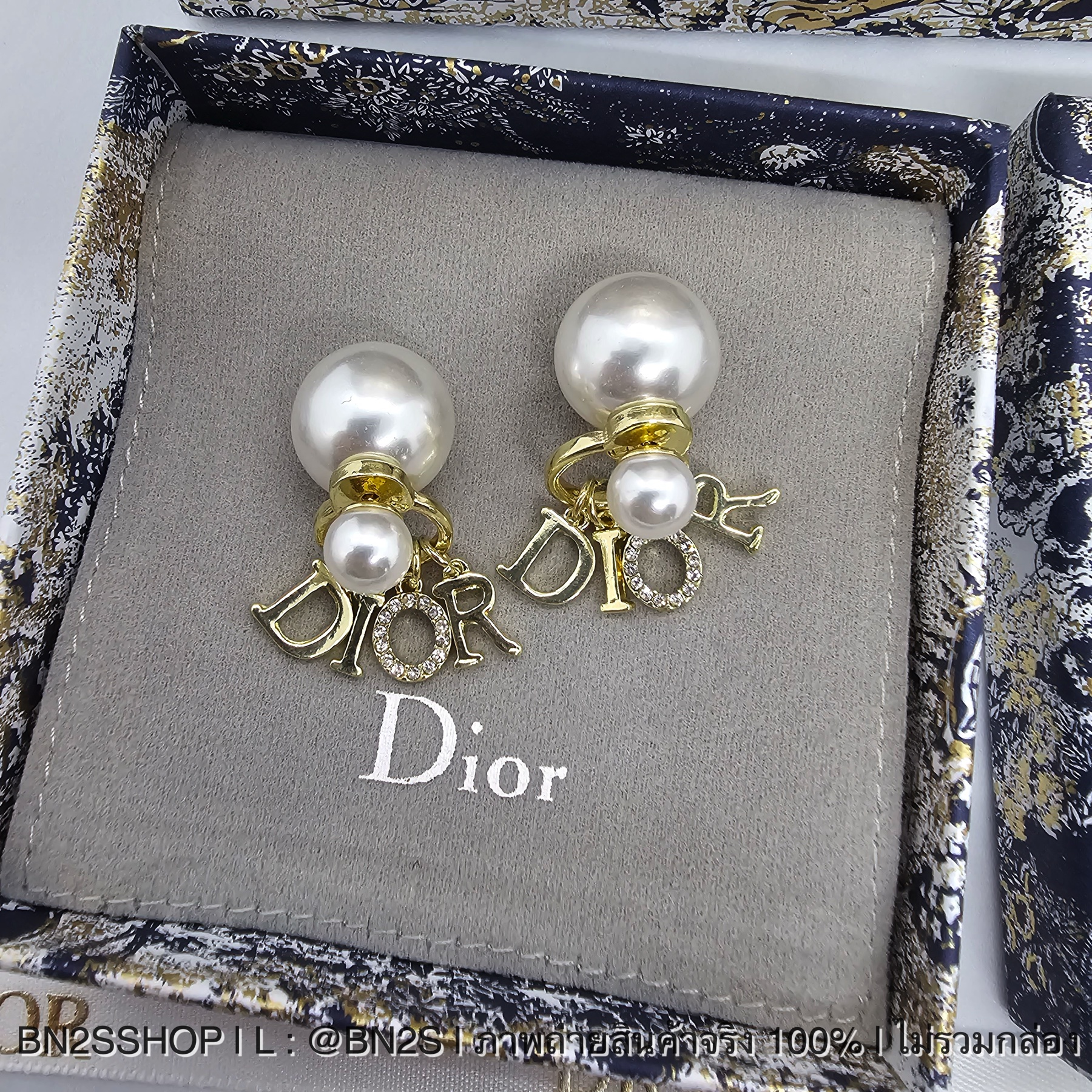 Dior Tribales Earrings ต่างหูทับหลังไข่มุก ห้อยจี้โลโก้ดิออ สีทอง งานสวย