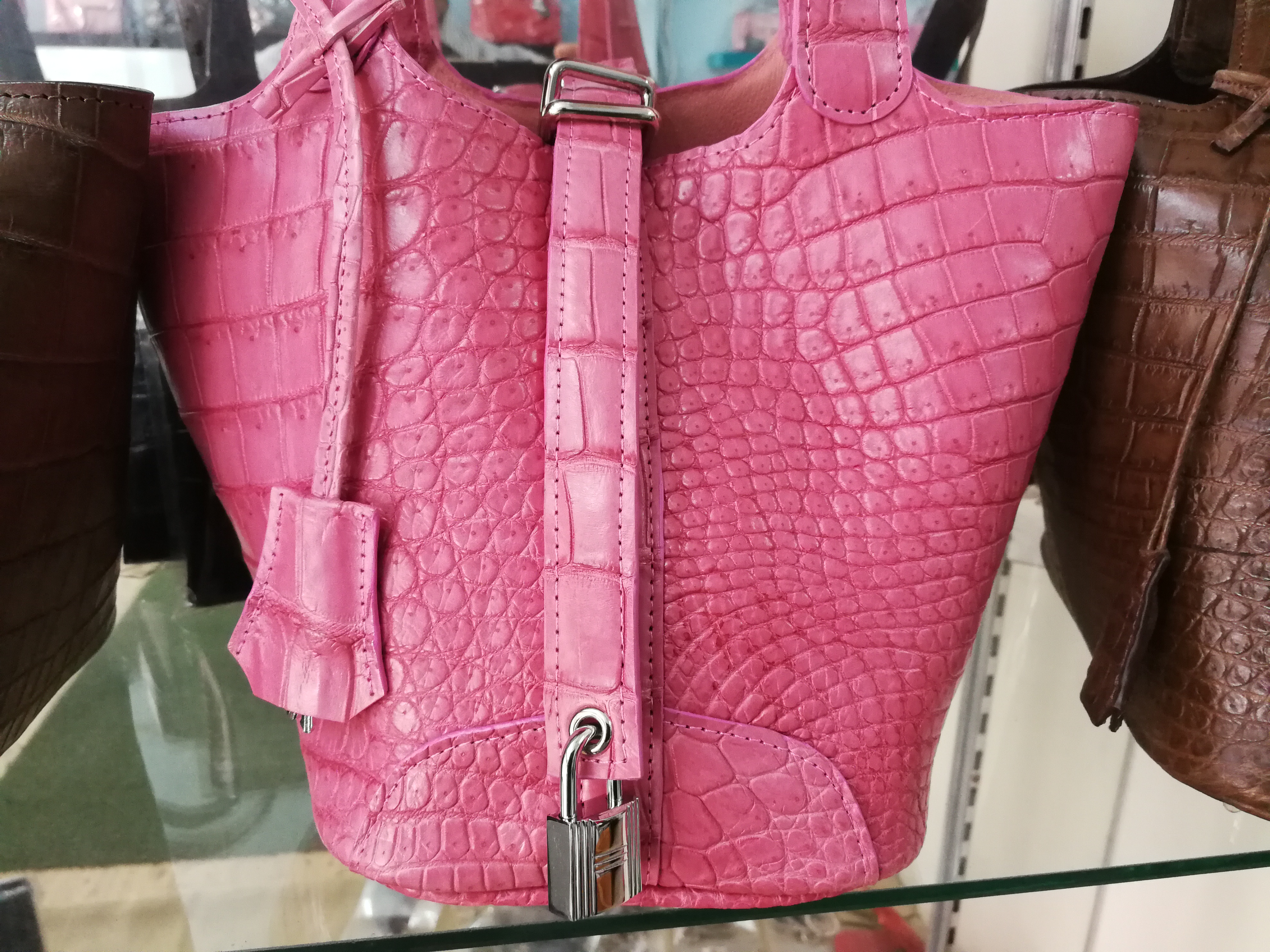 กระเป๋าถือสตรีหนังจระเข้แท้ สีชมพู รหัส CRW0218H-13