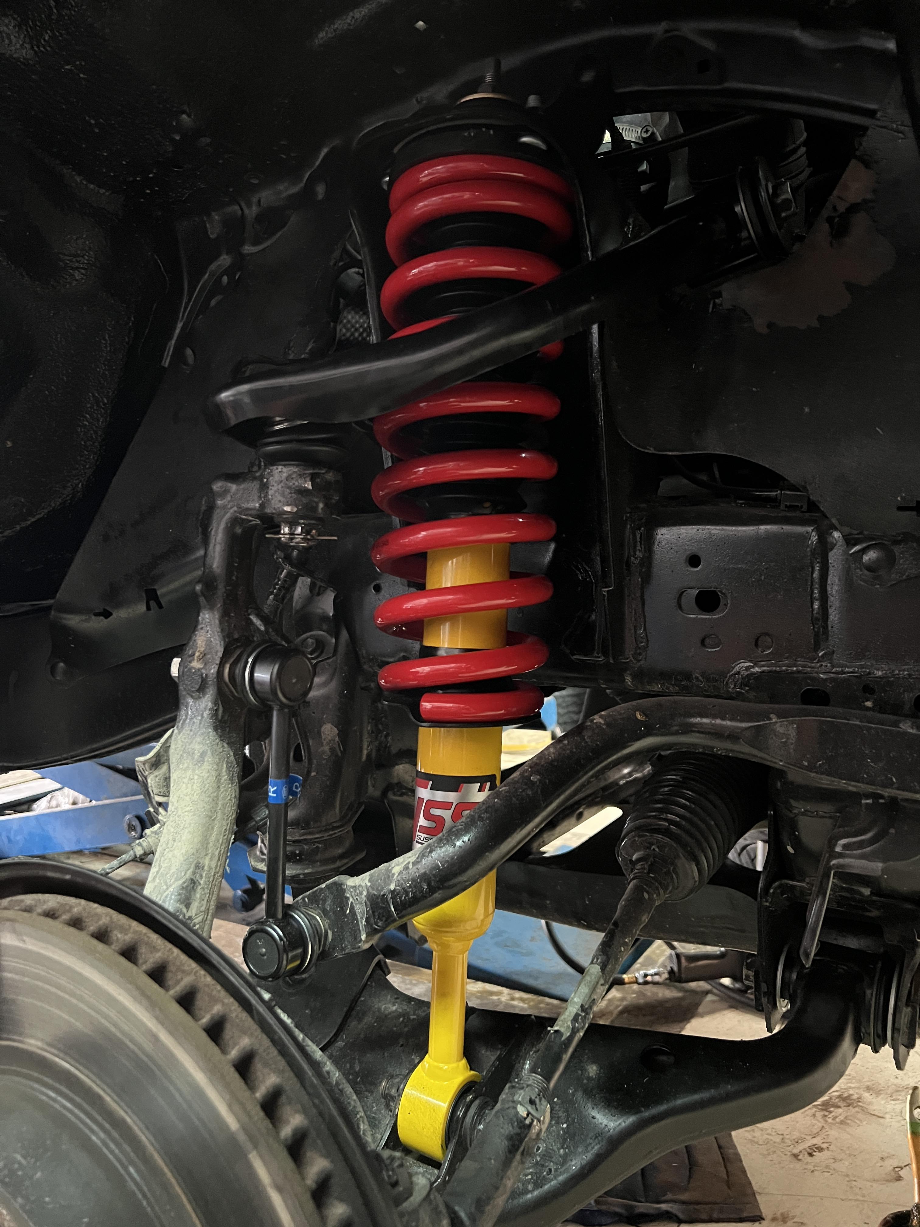 TOYOTA FORTUNER เปลี่ยนโช้คอัพอัพเกรดช่วงล่าง [+] YSS E SERIES [+] YSS PERFORMANCE SPRING สอบถามข้อมูลเพิ่มเติม หรือ นัดหมายเข้ารับบริการ โทร. 08-6569-1915 Location : https://goo.gl/maps/HrNUAZXPN94KvxZ98? รถยนต์มีปัญหาไม่รู้ต้องแก้ตรงไหน ทางเรายินดี ตรวจหาปัญหาและหาวิธีแก้ บอกลูกค้าก่อนลงมือทำเสมอด้วยราคาเป็นธรรม เวลาบริการ วันจันทร์-วันอาทิตย์ 09:00 น. - 17.30 น. #ToyotaFortuner #yssdtg #YSSspring #โช้คอัพ #ช่วงล่าง #โช๊ค #ยางรถยนต์