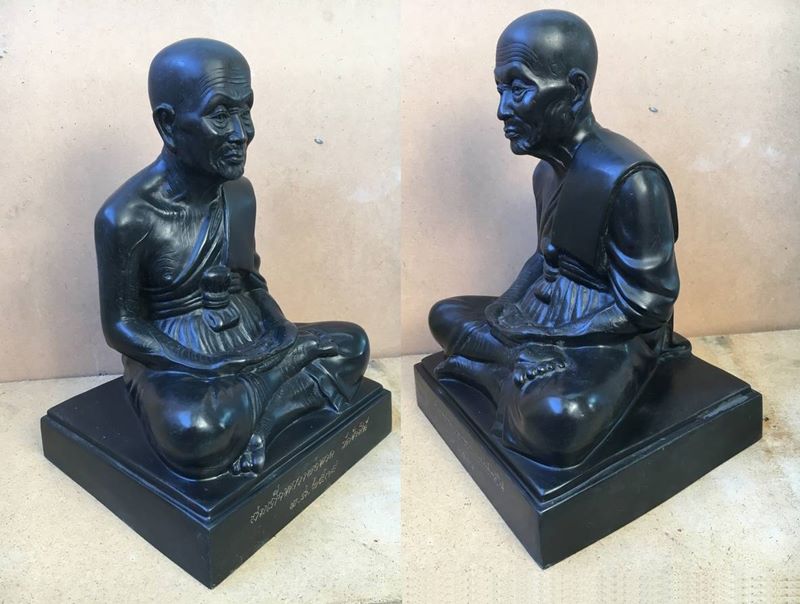 พระบูชาหลวงพ่อทวด วัดช้างให้ จังหวัดปัตตานี เนื้อทองเหลืองรมดำ พ.ศ.๒๕๓๙ หน้าตัก ๙ นิ้ว