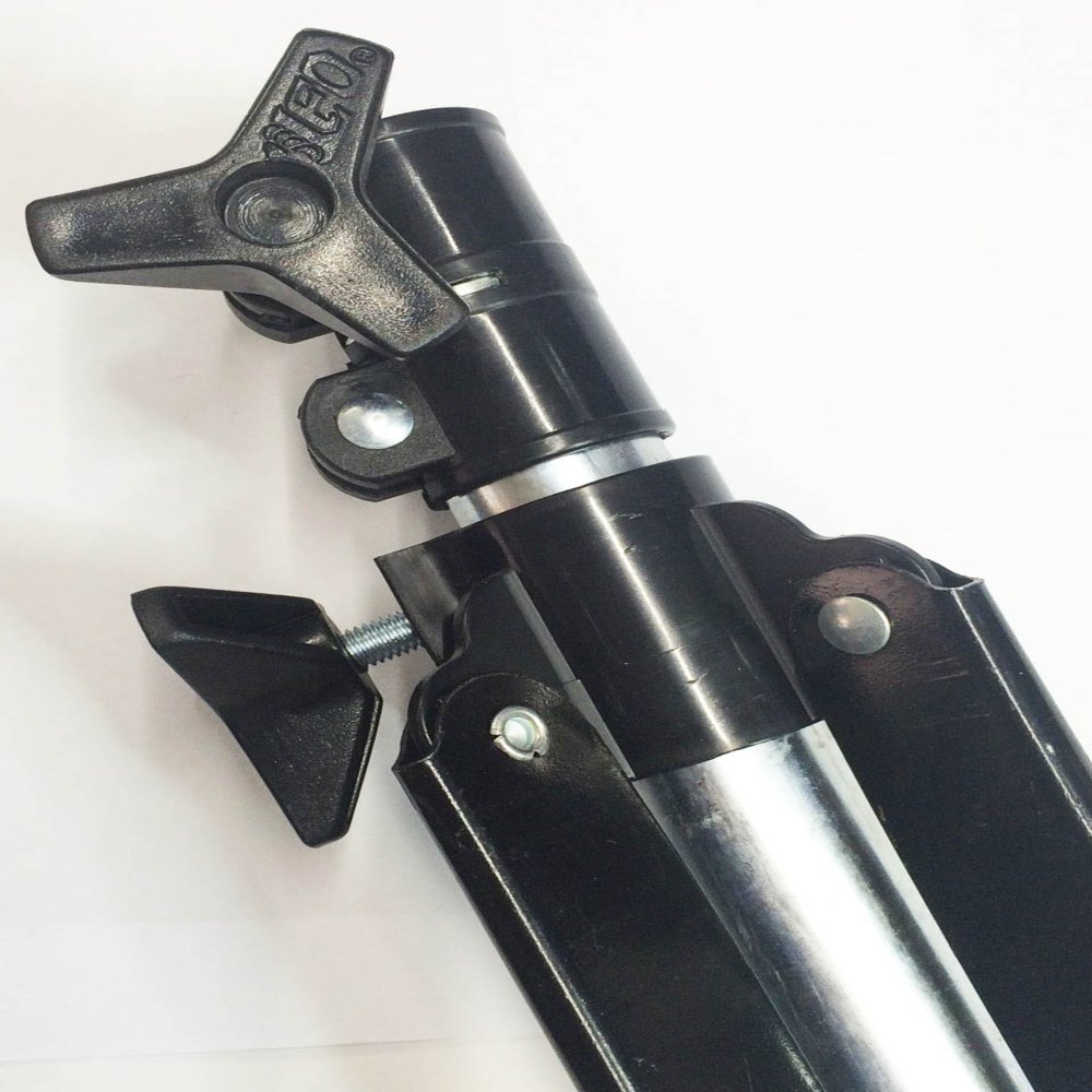 Leo ขาตั้งร่ม ฐานตั้งป้าย ฐานตั้งธง ทรงคล้ายตีนเป็ด (พับเก็บได้) เหมาะสำหรับการเคลื่อนย้าย