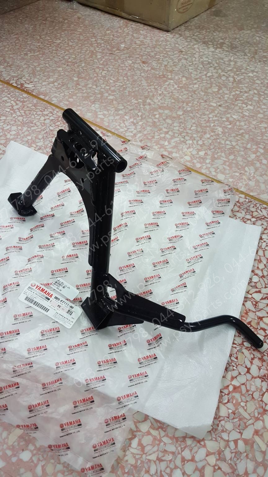 ขาตั้งคู่ FINO 125, GT 125 แท้ๆ สีดำ BB9-F7111-00