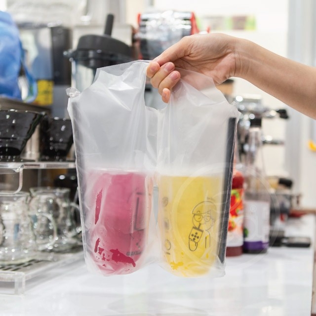 [Nคู่] ถุงใส่แก้ว เต็มใบ ถุงคู่ 2 ช่อง ถุงพลาสติก หิ้วแก้ว ไม่พิมพ์ลาย ถุงใส่แก้วน้ำพลาสติก แก้ว22ออนซ์ แพ็คละ 50 ใบ