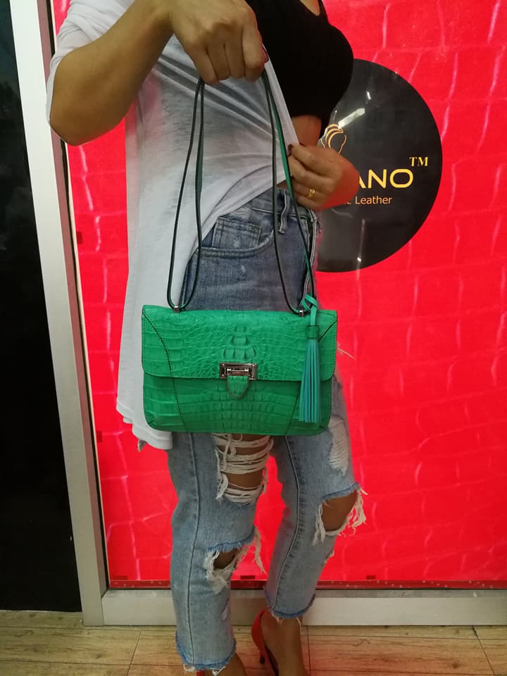 กระเป๋าสะพายหนังจระเข้แท้ สีเขียว รหัส CRW1217H-02-GR1