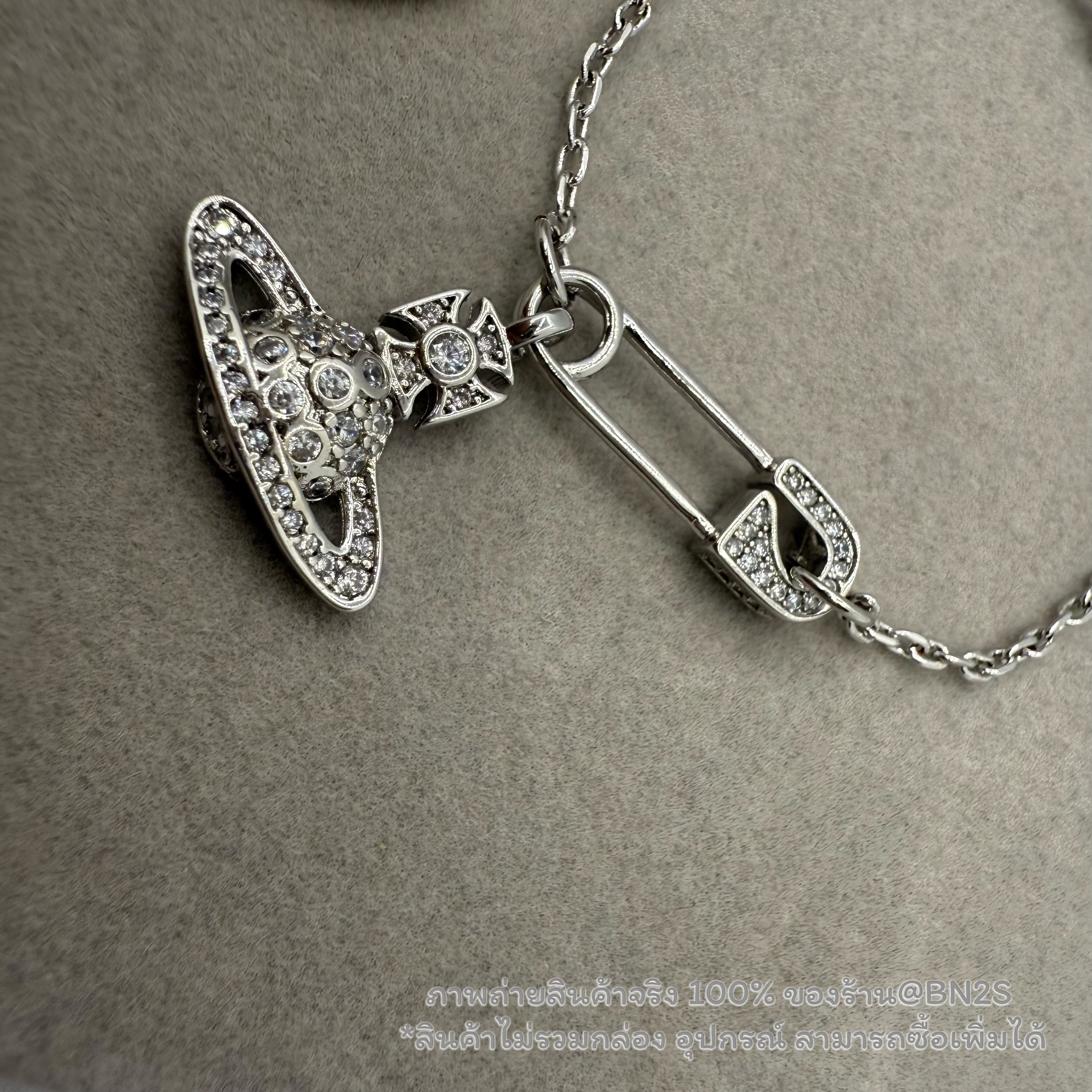 สีเงิน | (ORI) Vivienne Westwood Lucrece bracelet สร้อยข้อมือสายโซ่ วิเวียน งาน 1:1 จี้เข็มกลัดประดับคริสตัล งานสวย พร้อมส่ง ความยาว 14 ปรับเพิ่มได้ยาวสุด 18 ซม. ฟรีถุงกระดาษ / ซองซิปล็อค