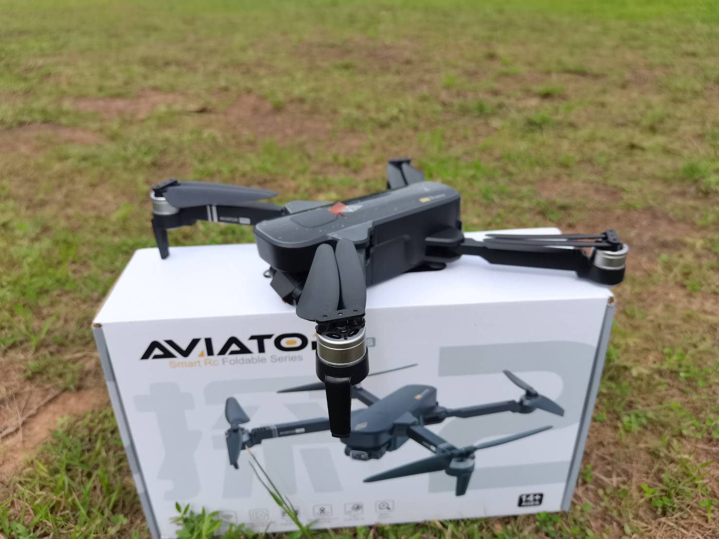 โดรนบังคับ AVIATOR 8811PRO เวอร์ชั่นล่าสุด 720P WIFI FPV ระบบ GPS บินกลับอัตโนมัติลงจอดที่เดิม สินค้าชุดพร้อมบิน RTF