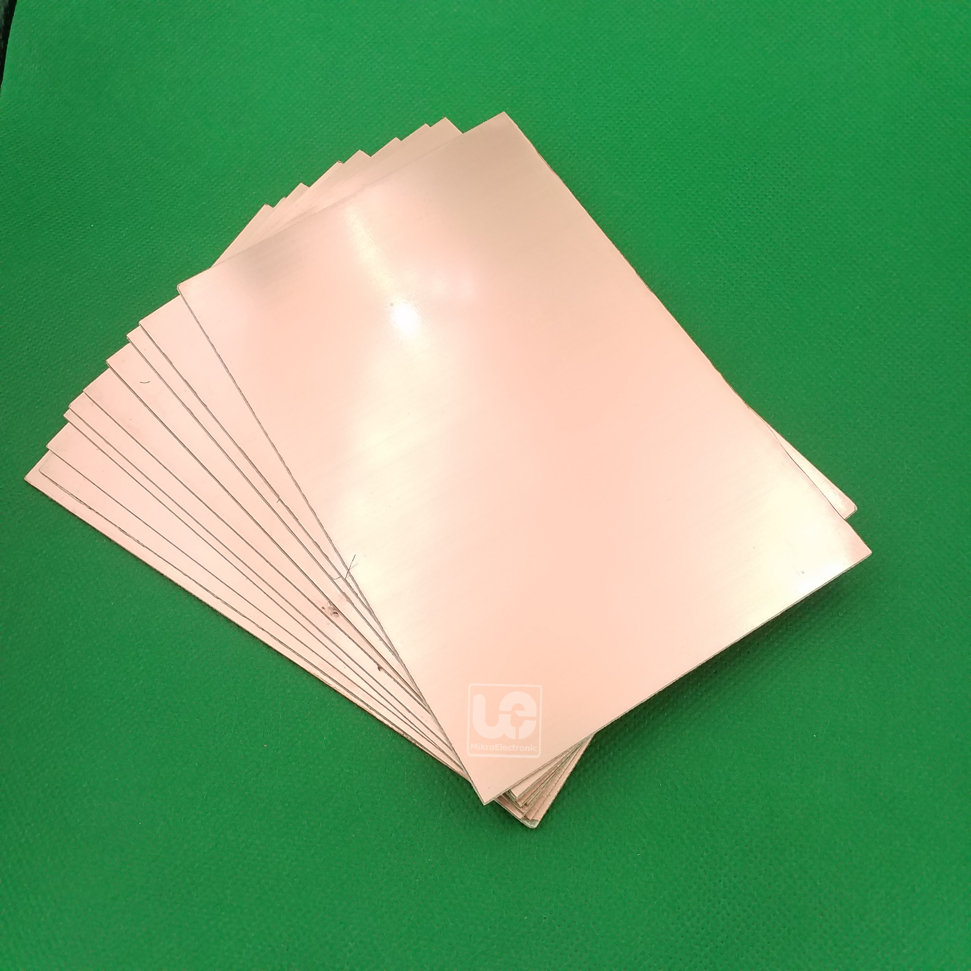 แผ่นปริ๊น PCB FR4 หน้าเดียว ขนาด 10.2 x 15.5 cm (4.015x6.1 inch)