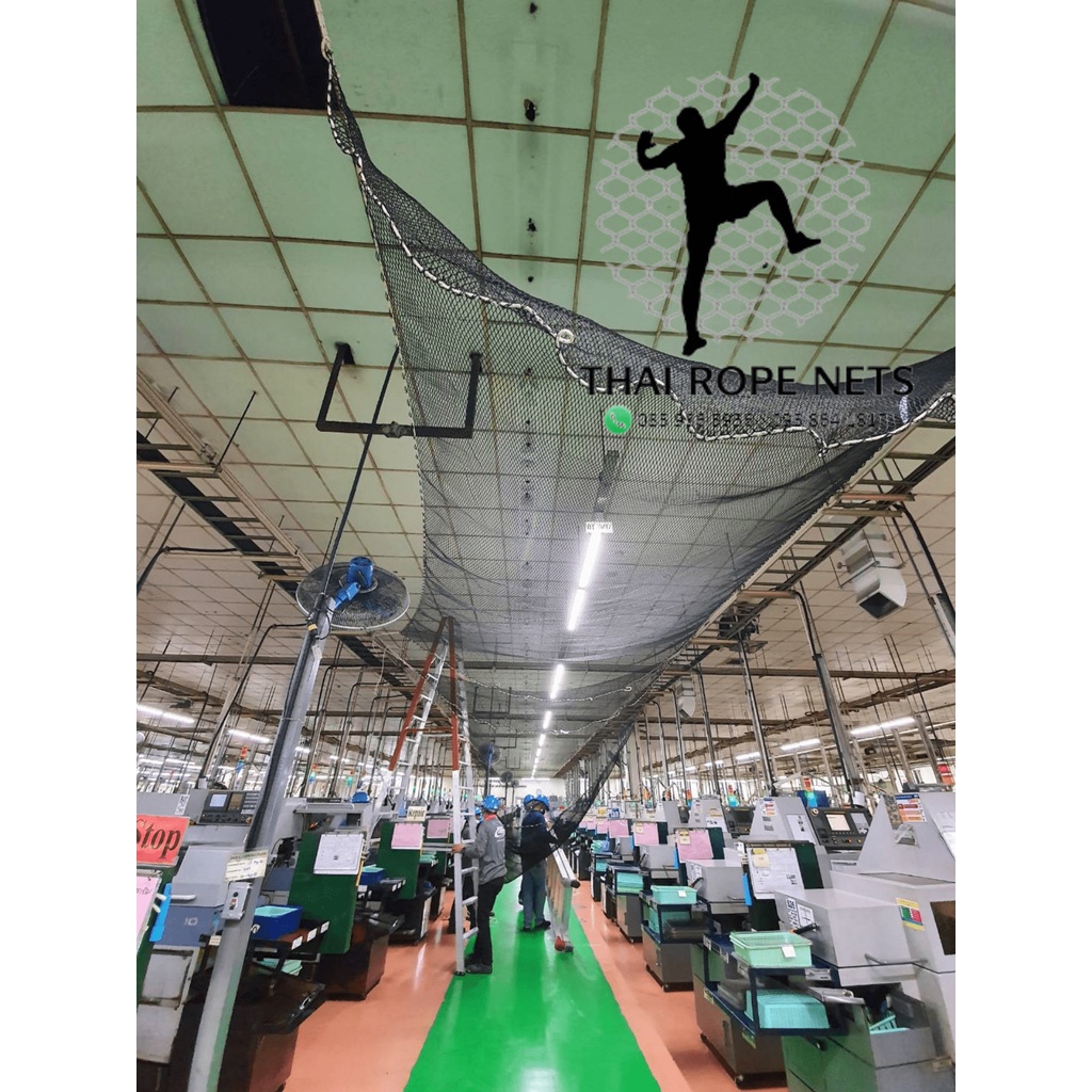 ตาข่ายกันตกSafety net วัสดุHDPE สีดำ ขนาด2.5 มิล ช่องตา 2.5 x2.5CM. ร้อยเชือกขอบติดตั้งใช้งานได้ทันที มีขนาดให้เลือก