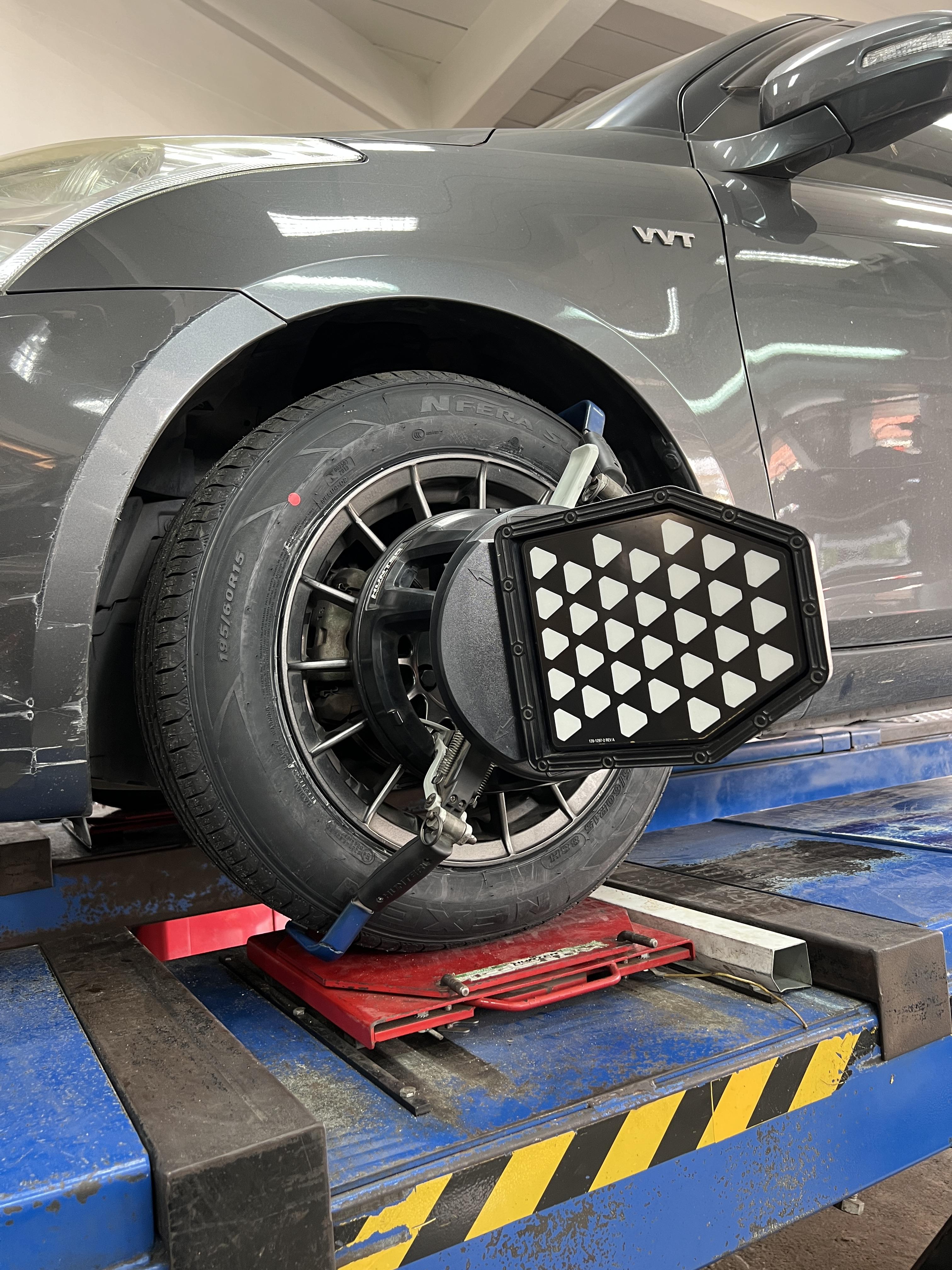 SUZUKI SWIFT เปลี่ยนยางรถยนต์ ใช้งานประจำวัน [+] NEXEN SU4 195/60R15 #ถ่ายให้เป๊ะแชร์ให้ปังกับยางNexen #เส้นต่อไปใช้เน็กเซ็น #nexentirethailand #nexentire #ยางรถยนต์ *เฉาพาะ NEXEN Pirelli ประกันยาง 1 ปี หรือ 25,000 กม. บาด บวม เบียด แตก ระเบิด เปลี่ยนเส้นใหม่ ครับ *เพื่อความรวดเร็วนัดหมายก่อนเข้ารับบริการครับ 𝙊𝙪𝙧 𝙎𝙚𝙧𝙫𝙞𝙘𝙚 บริการทางร้านเรารับทำอะไรบ้าง 👉มียางรถยนต์ทุกยี่ห้อให้เลือกซื้อ 👉โช้คอัพ สปริง 👉เช็คช่วงล่าง แก้ปัญหาให้ตรงจุด 👉ติดตั้งยางแบบไร้รอย 100% 👉บริการสลับยาง ตามอายุ 👉บริการล้างลิ้นปีกผีเสื้อ 👉บริการเช็คระยะรถยนต์ 👉เปลี่ยนถ่ายของเหลวทั้งระบบ 👉ตั้งศูนย์ด้วยเครื่อง HUNTER นำเข้าจาก USA สอบถามข้อมูลเพิ่มเติม หรือนัดหมายเข้ารับบริการ ☎️ : 08-6569-1915 ☎️ : 08-6544-5963 Line id : @88rw Facebook : https://www.facebook.com/88rwtire Location : https://goo.gl/maps/HrNUAZXPN94KvxZ98? #รถยนต์มีปัญหาไม่รู้ต้องแก้ตรงไหน ทางเรายินดี ตรวจหาปัญหาและหาวิธีแก้ บอกลูกค้าก่อนลงมือทำเสมอราคาเป็นธรรม #nexentires