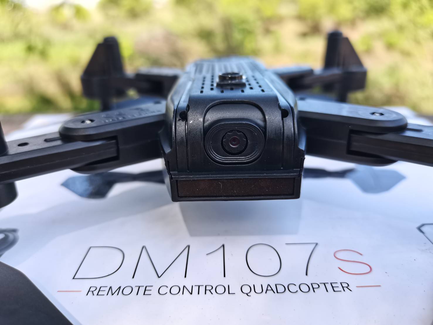 โดรนบังคับวิทยุ DM107S D107 RC โดรนขนาดเล็กพับ Selfie RC Drone พร้อม Wifi FPV 2MP HD กล้อง 2.ตัว Quadcopter ชุดพร้อมเล่น