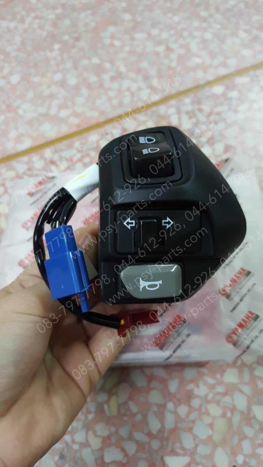 สวิทช์แฮนด์ AEROX แท้ๆ ซ้าย BF6-H3973-00